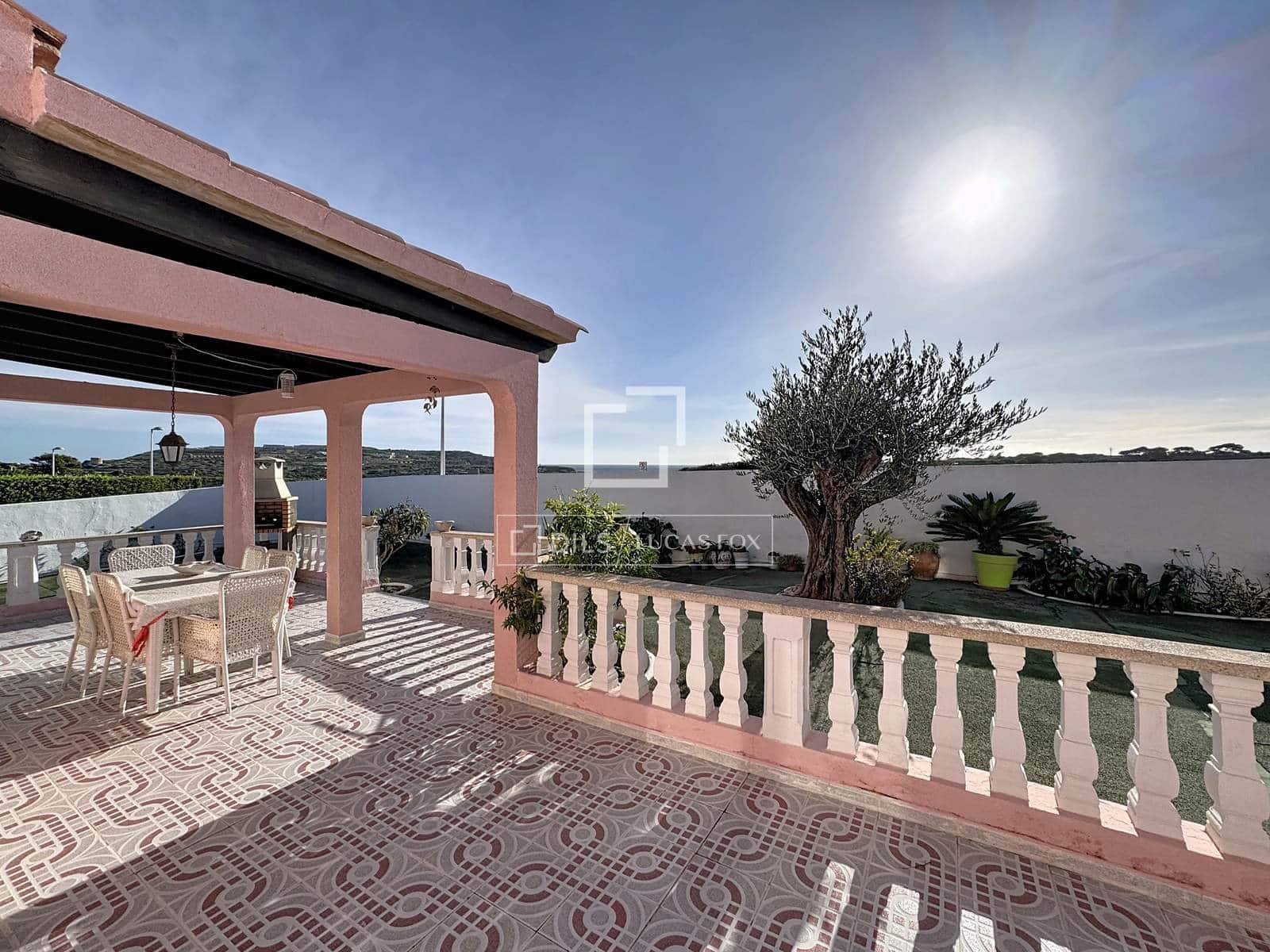 5 Zimmer Villa zu verkaufen in Es Castell mit Pool - 1.200.000 € (Ref: 9578990)