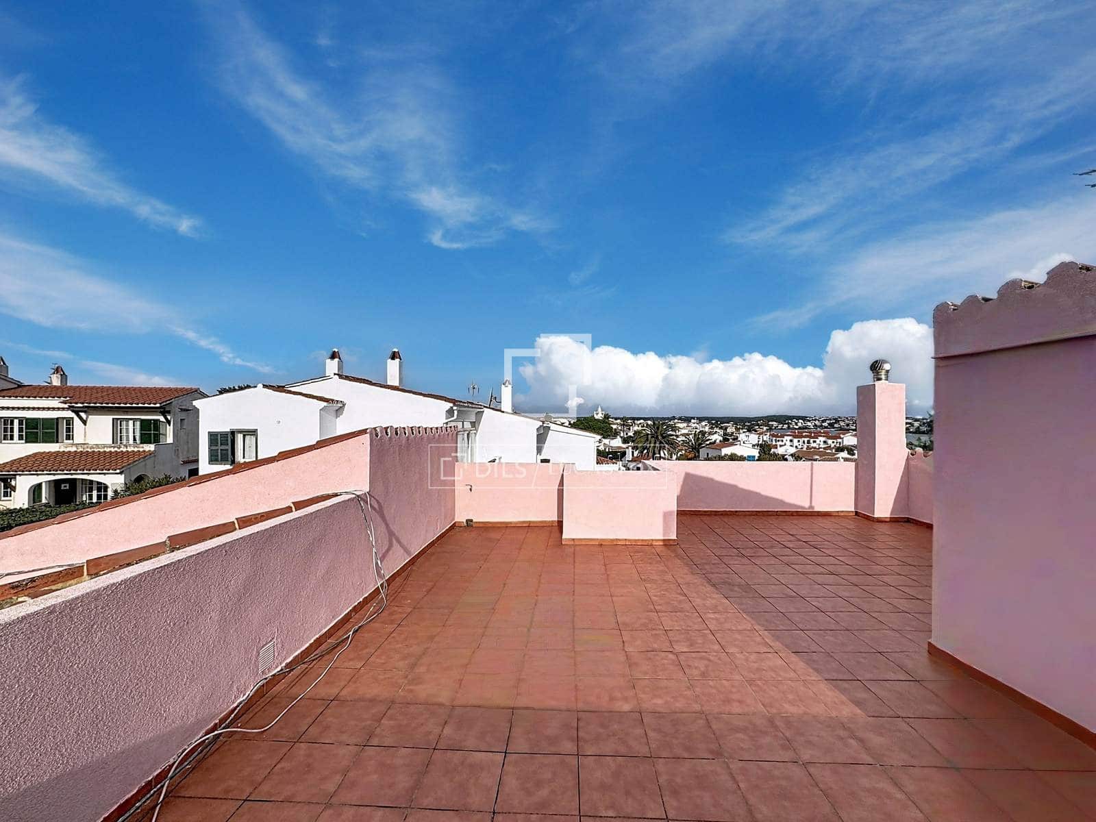 5 Zimmer Villa zu verkaufen in Es Castell mit Pool - 1.200.000 € (Ref: 9578990)