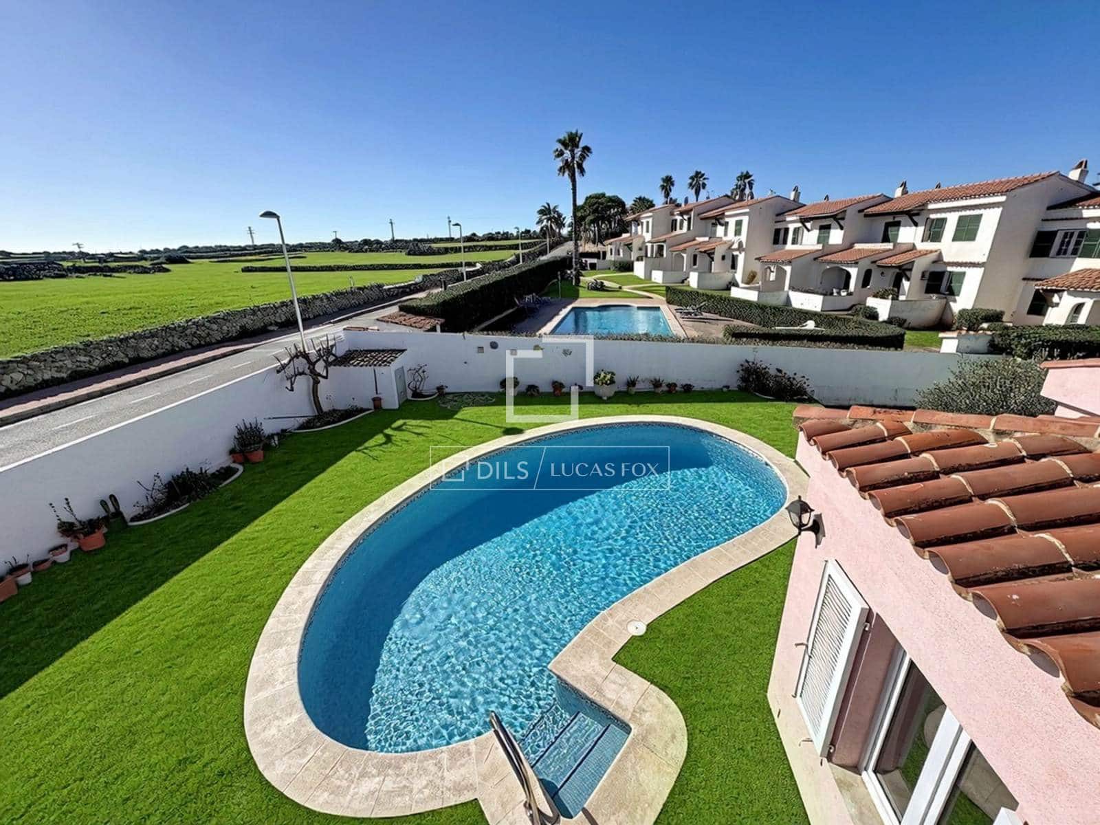 5 Zimmer Villa zu verkaufen in Es Castell mit Pool - 1.200.000 € (Ref: 9578990)