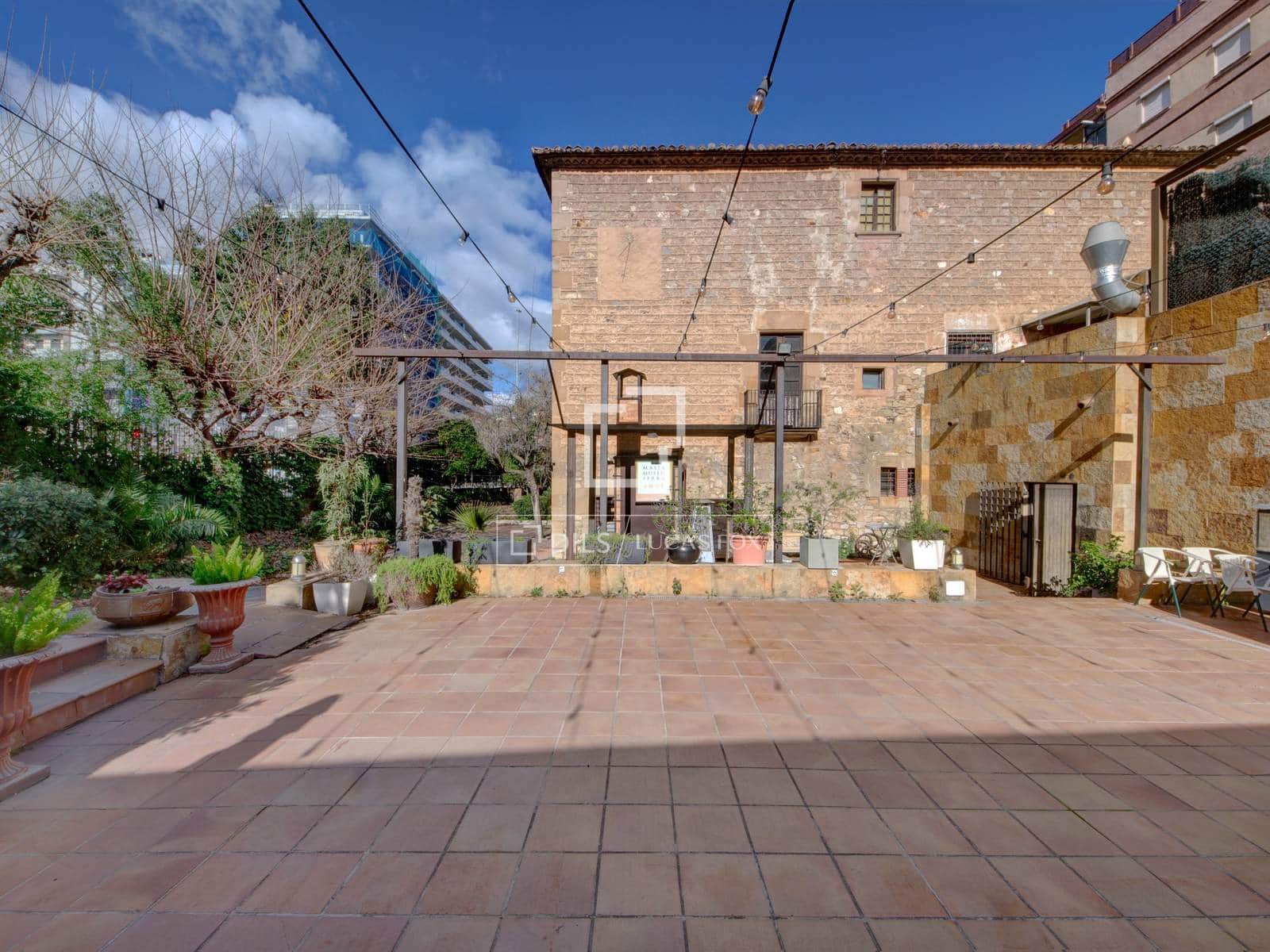 Commercial for sale in Cornella de Llobregat - € 2,700,000 (Ref: 9580377)