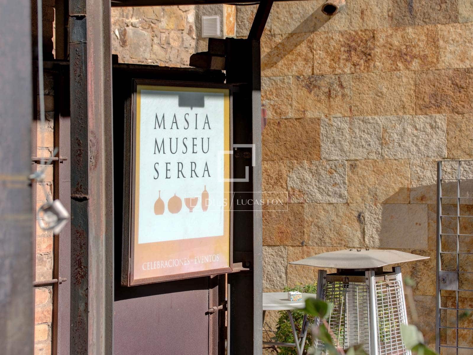 Commercial for sale in Cornella de Llobregat - € 2,700,000 (Ref: 9580377)