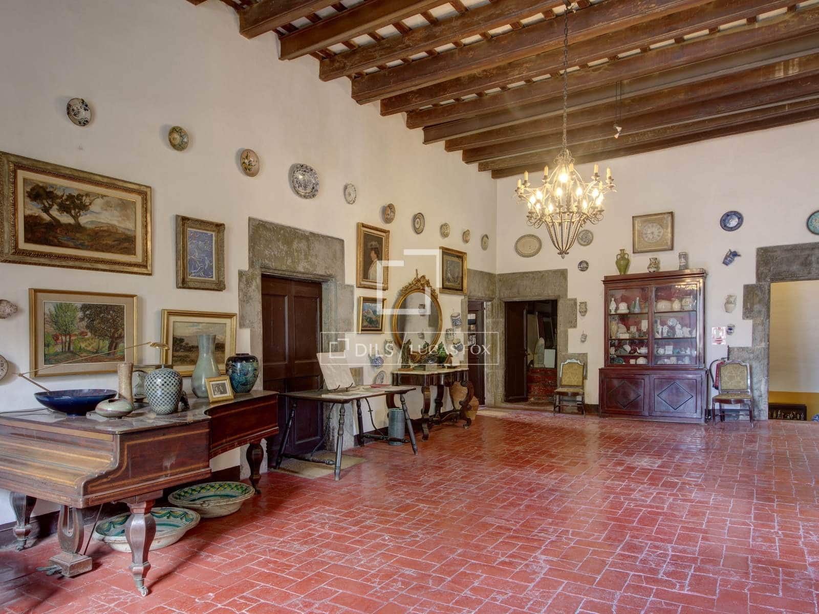 Commercial for sale in Cornella de Llobregat - € 2,700,000 (Ref: 9580377)