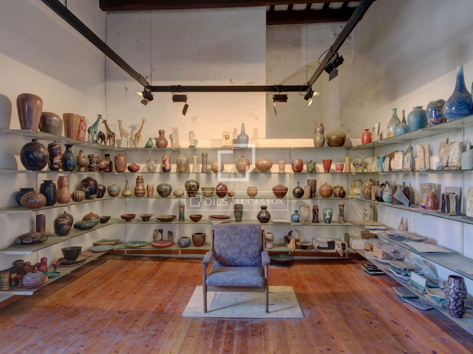 Commercial for sale in Cornella de Llobregat - € 2,700,000 (Ref: 9580377)