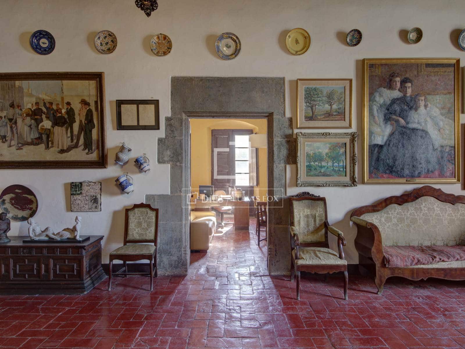 Commercial for sale in Cornella de Llobregat - € 2,700,000 (Ref: 9580377)