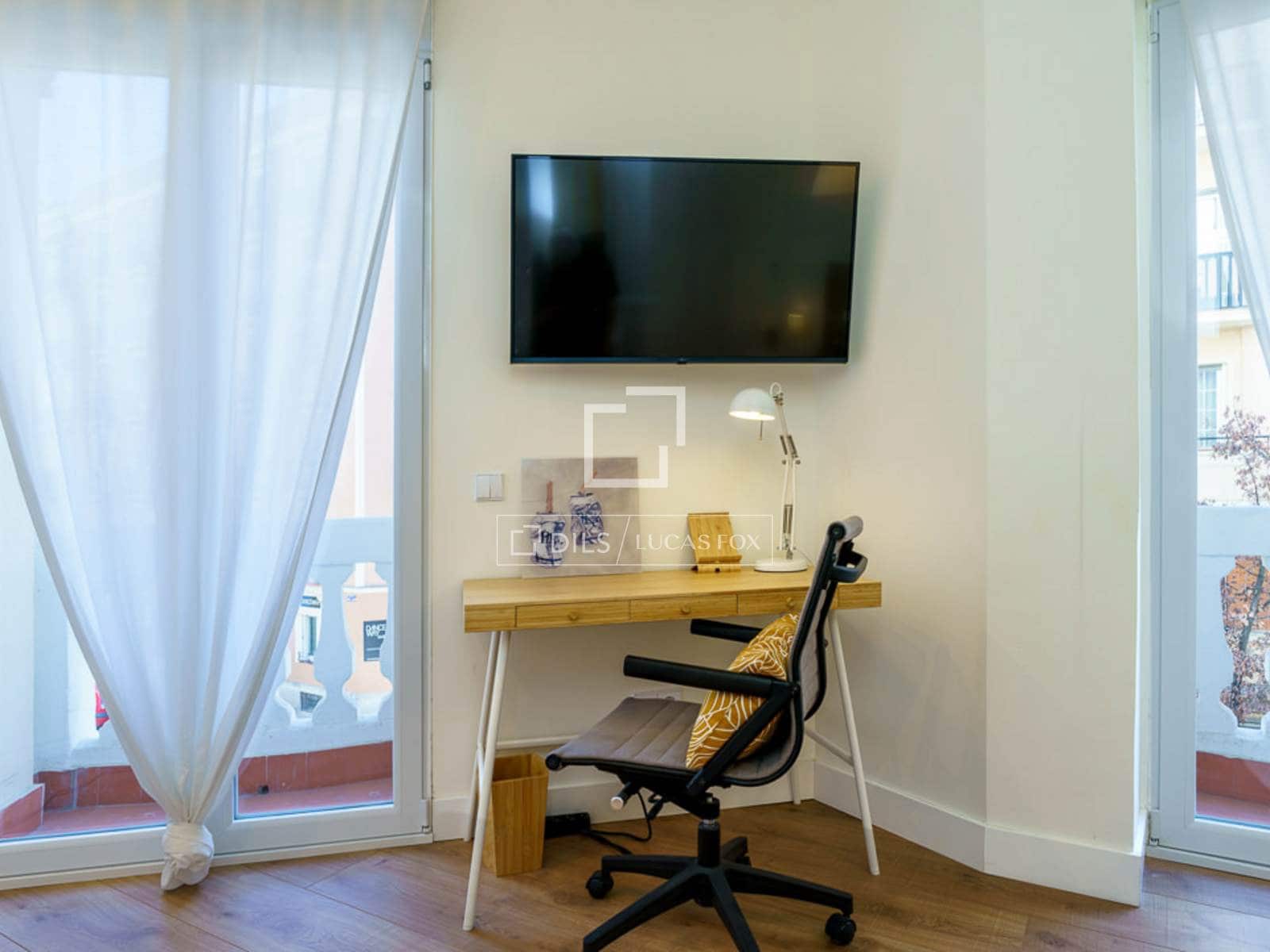 2 soverom Leilighet til leie i Madrid by med garasje - € 4 800 (Ref: 9580378)