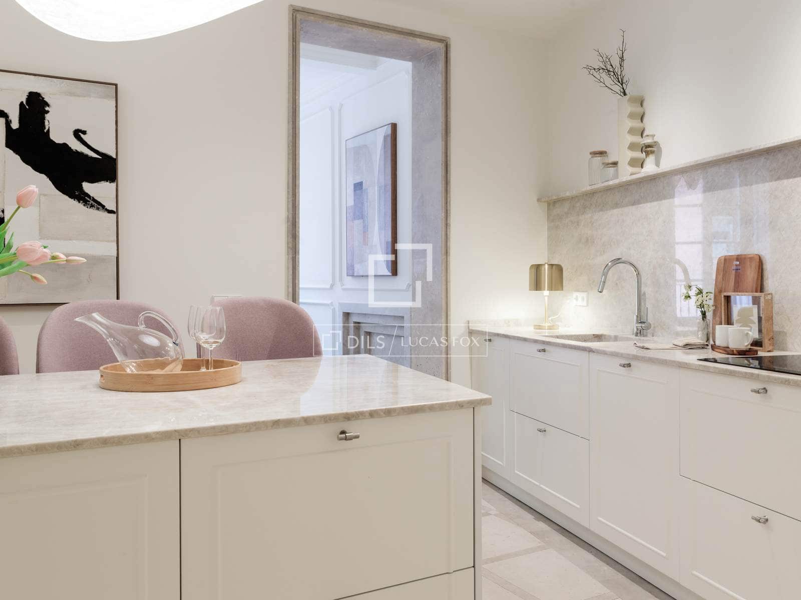 3 soveværelse Lejlighed til salg i Madrid by - € 1.990.000 (Ref: 9581234)