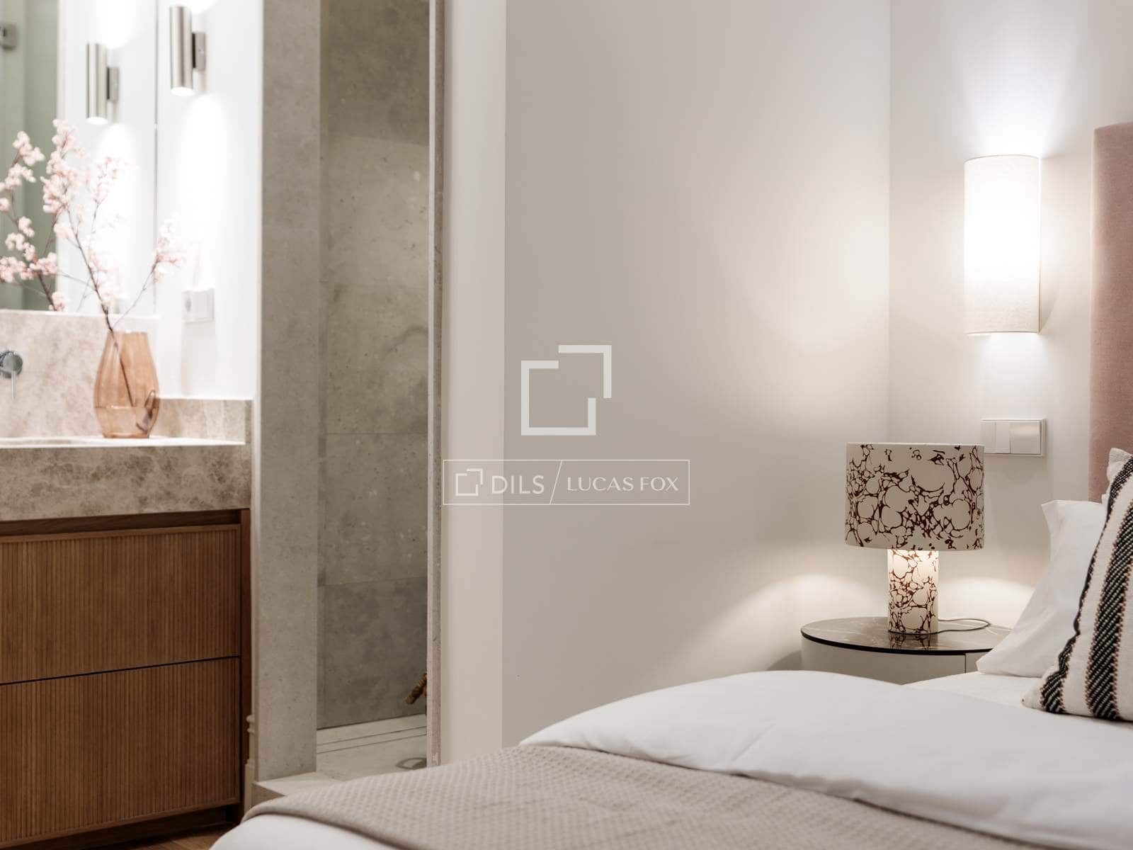 3 soveværelse Lejlighed til salg i Madrid by - € 1.990.000 (Ref: 9581234)