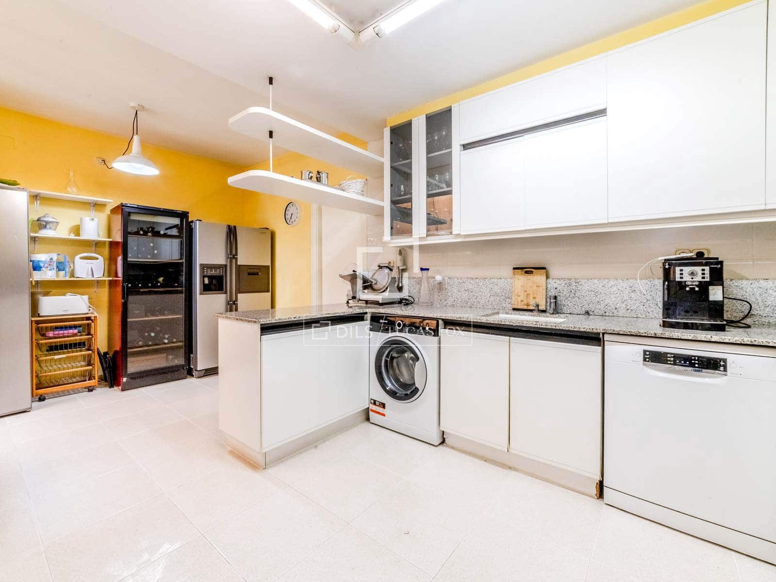 5 Zimmer Villa zu verkaufen in Sitges mit Pool Garage - 850.000 € (Ref: 9583147)