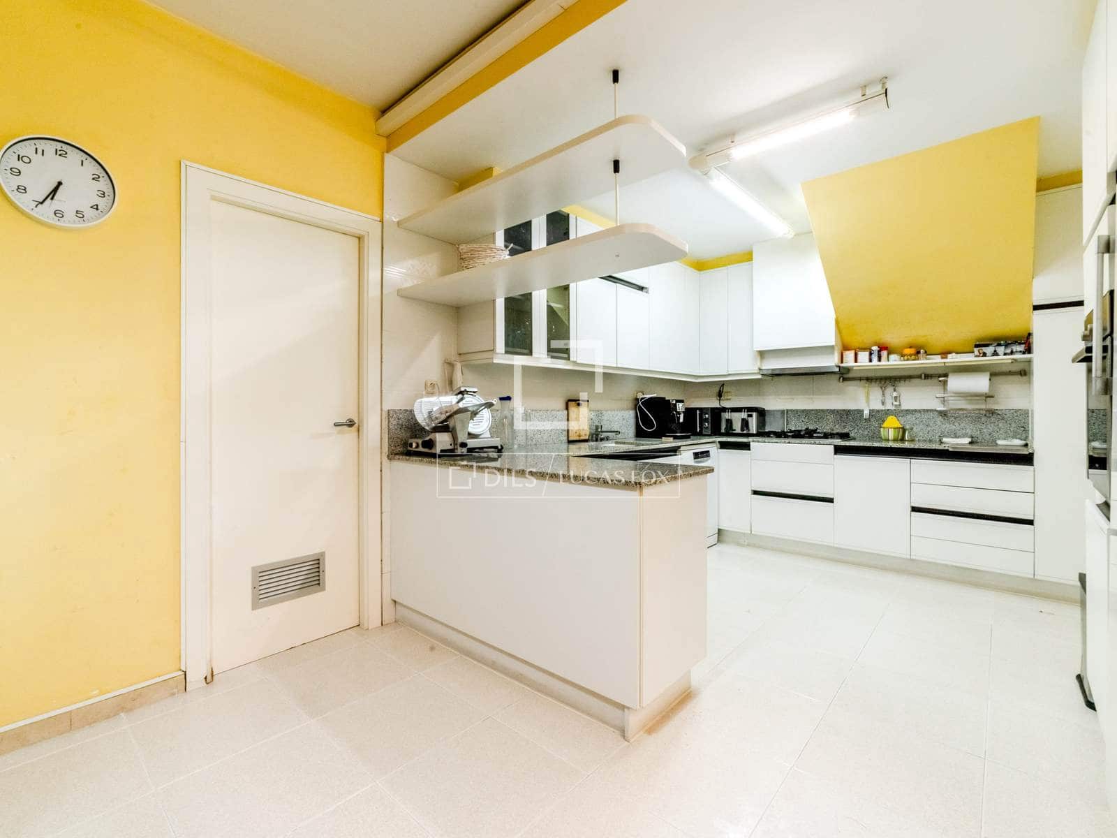 5 Zimmer Villa zu verkaufen in Sitges mit Pool Garage - 850.000 € (Ref: 9583147)