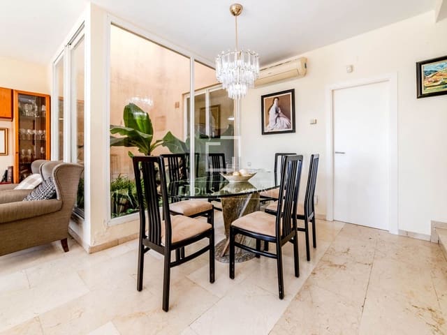 5 Zimmer Villa zu verkaufen in Sitges mit Pool Garage - 850.000 € (Ref: 9583147)