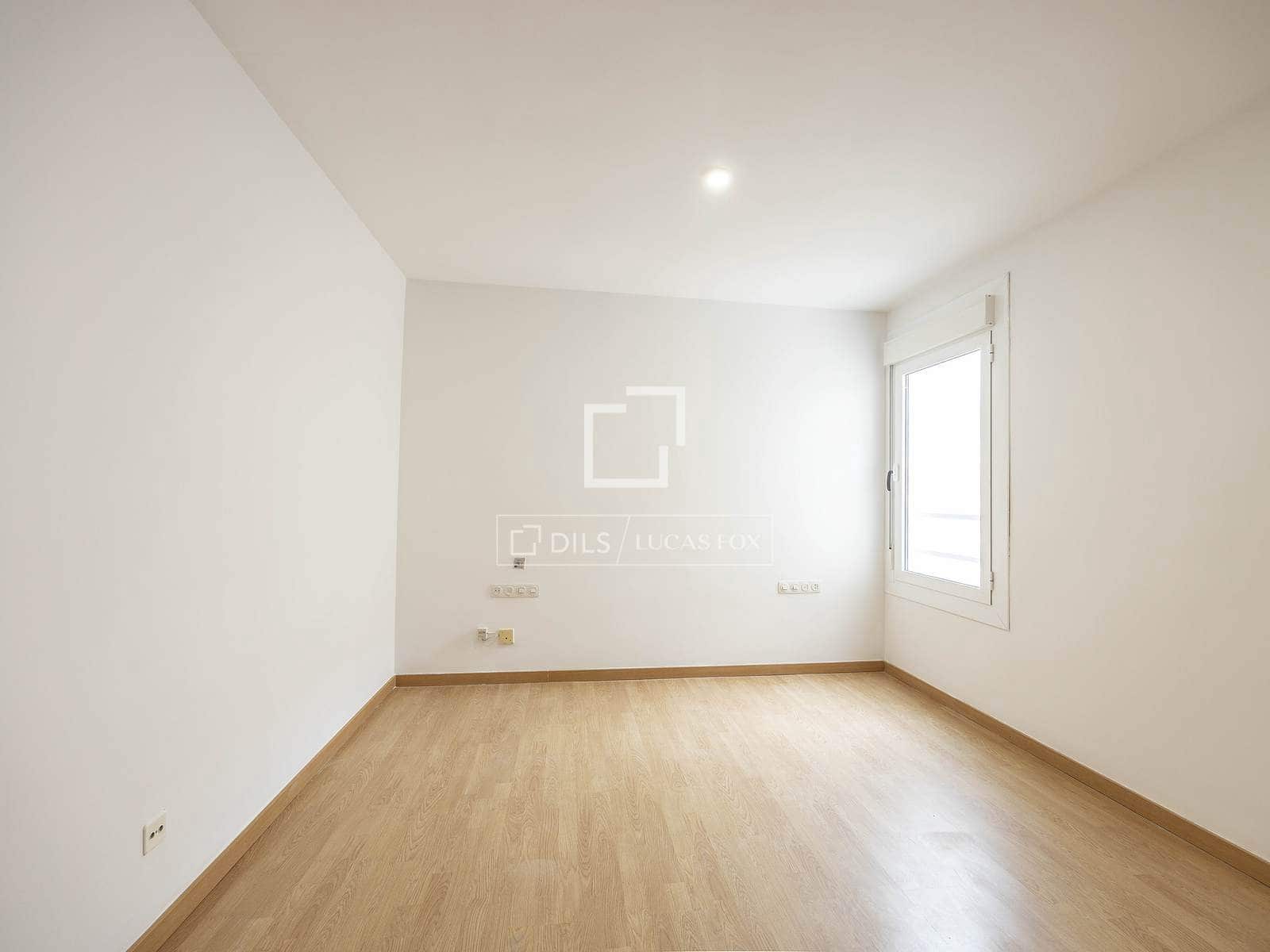 2 soveværelse Lejlighed til leje i Valencia by med garage - € 1.950 (Ref: 9583148)