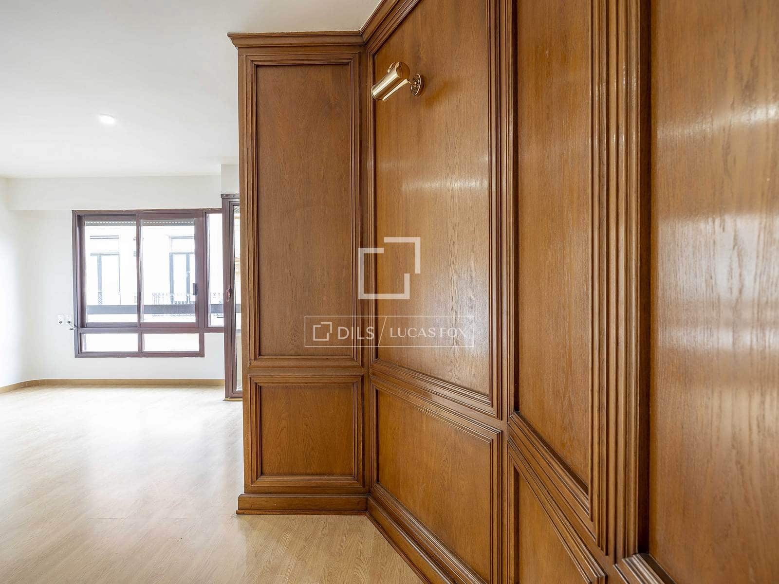 2 soveværelse Lejlighed til leje i Valencia by med garage - € 1.950 (Ref: 9583148)