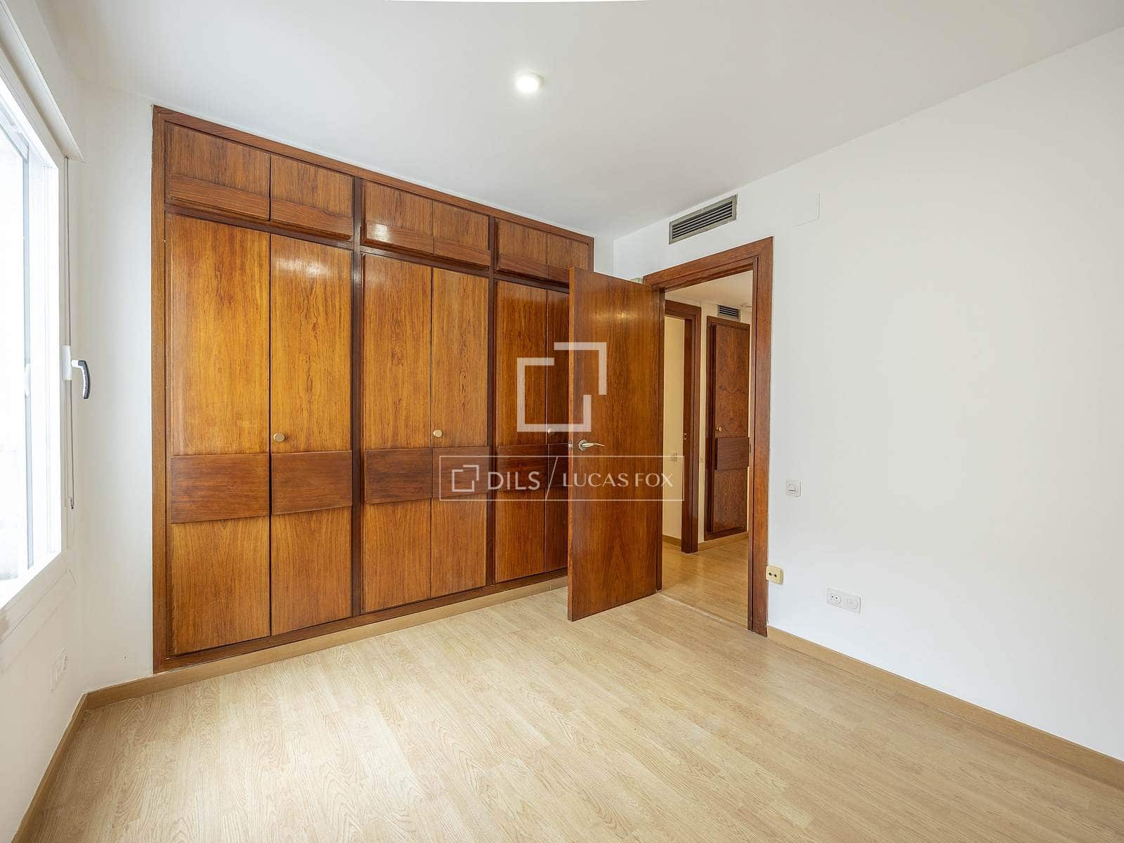 2 soveværelse Lejlighed til leje i Valencia by med garage - € 1.950 (Ref: 9583148)