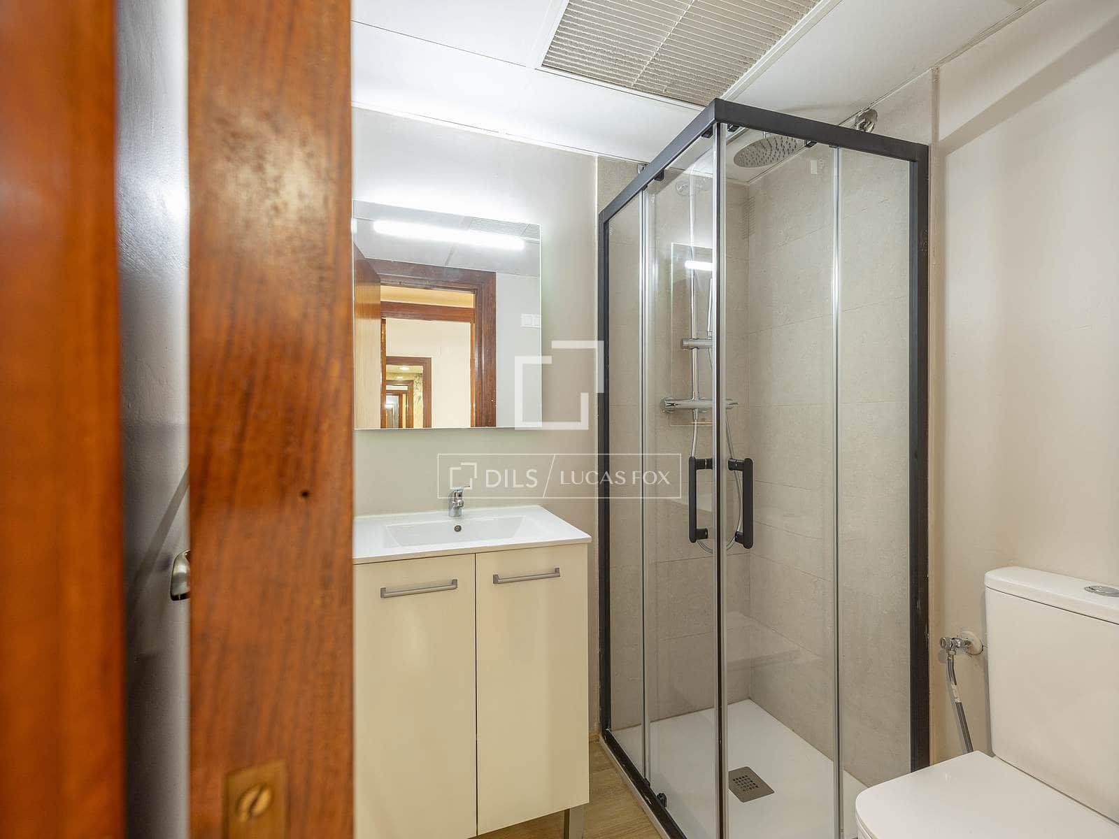 2 soveværelse Lejlighed til leje i Valencia by med garage - € 1.950 (Ref: 9583148)