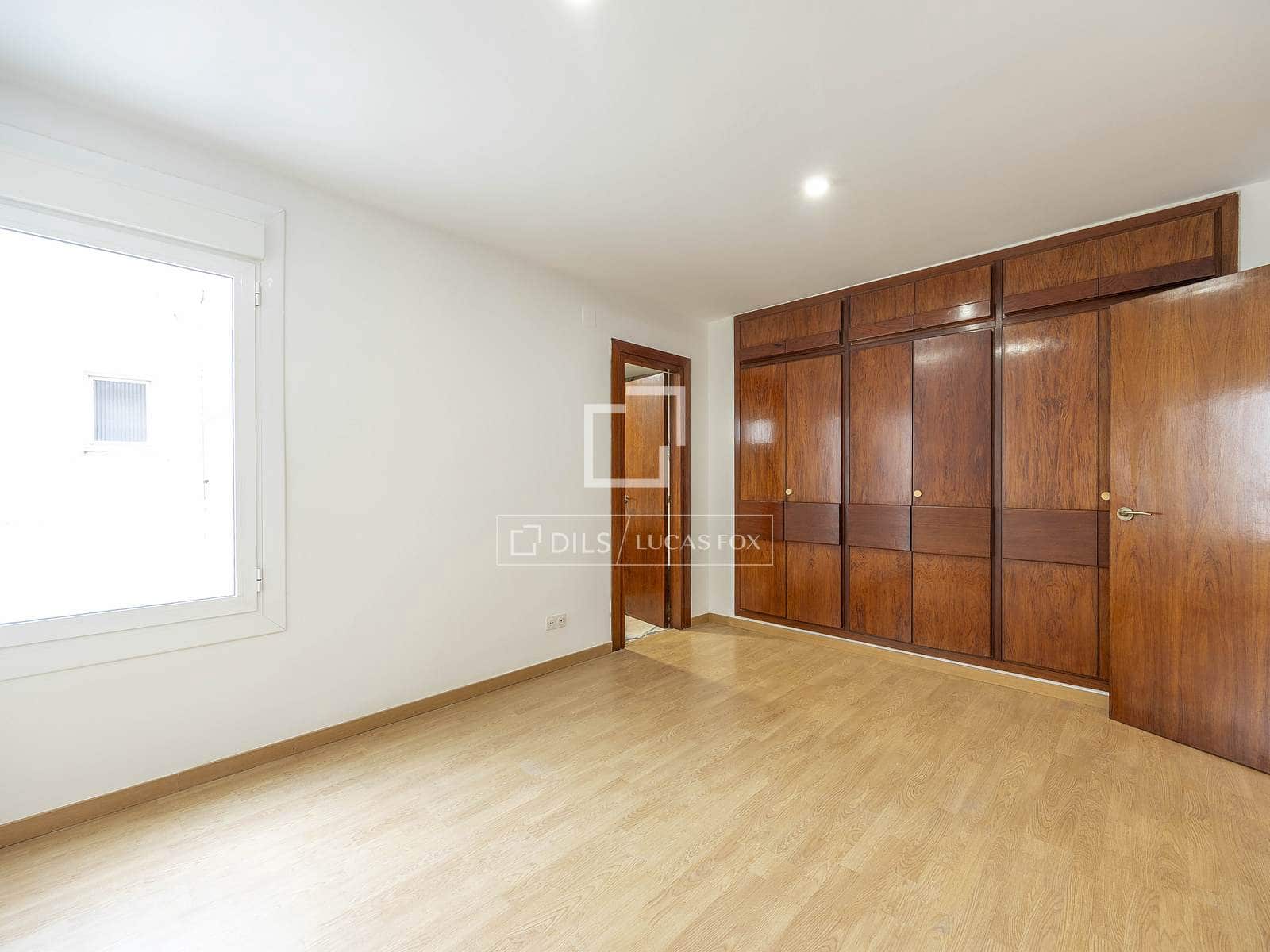 2 soveværelse Lejlighed til leje i Valencia by med garage - € 1.950 (Ref: 9583148)