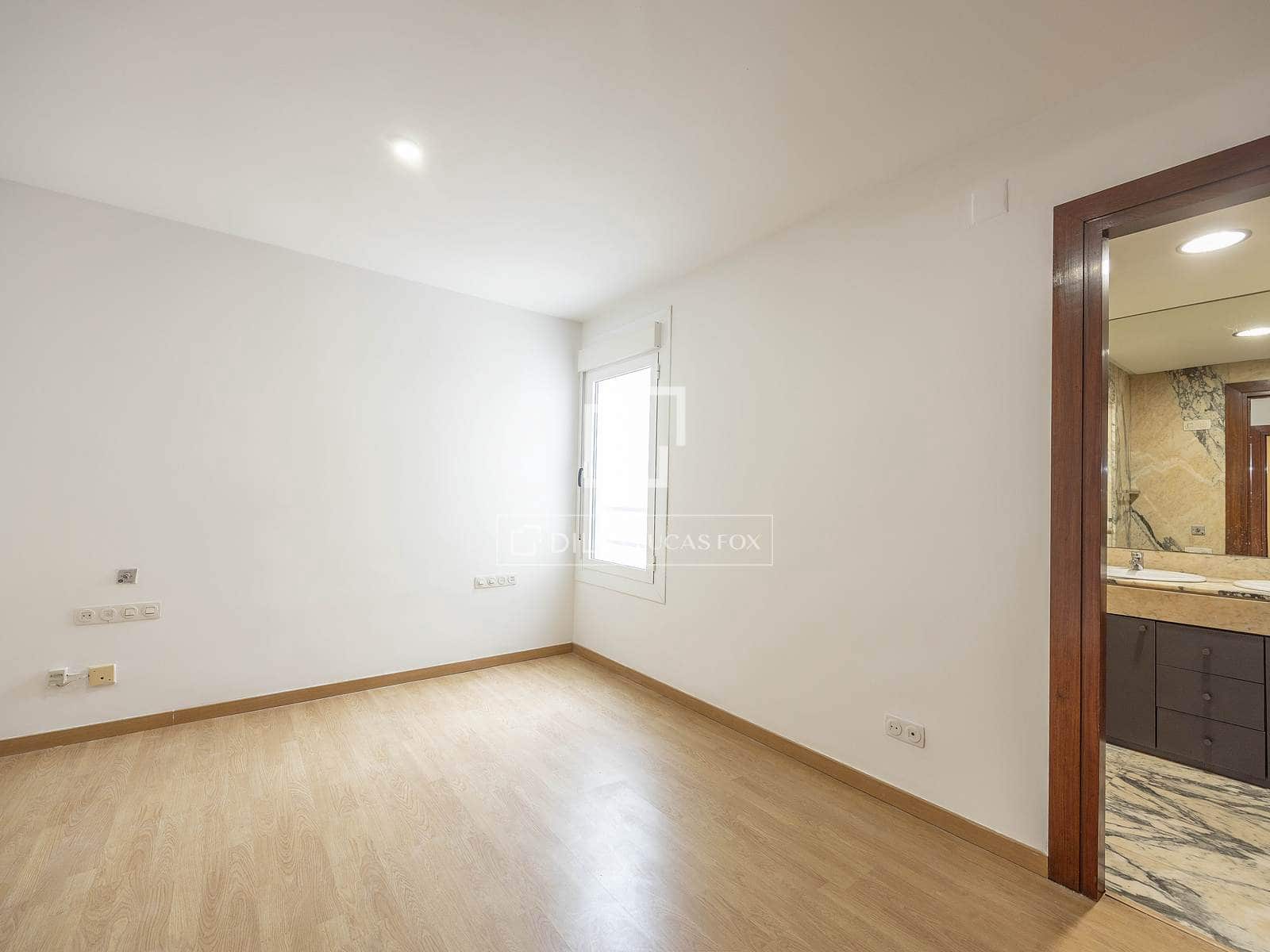 2 soveværelse Lejlighed til leje i Valencia by med garage - € 1.950 (Ref: 9583148)