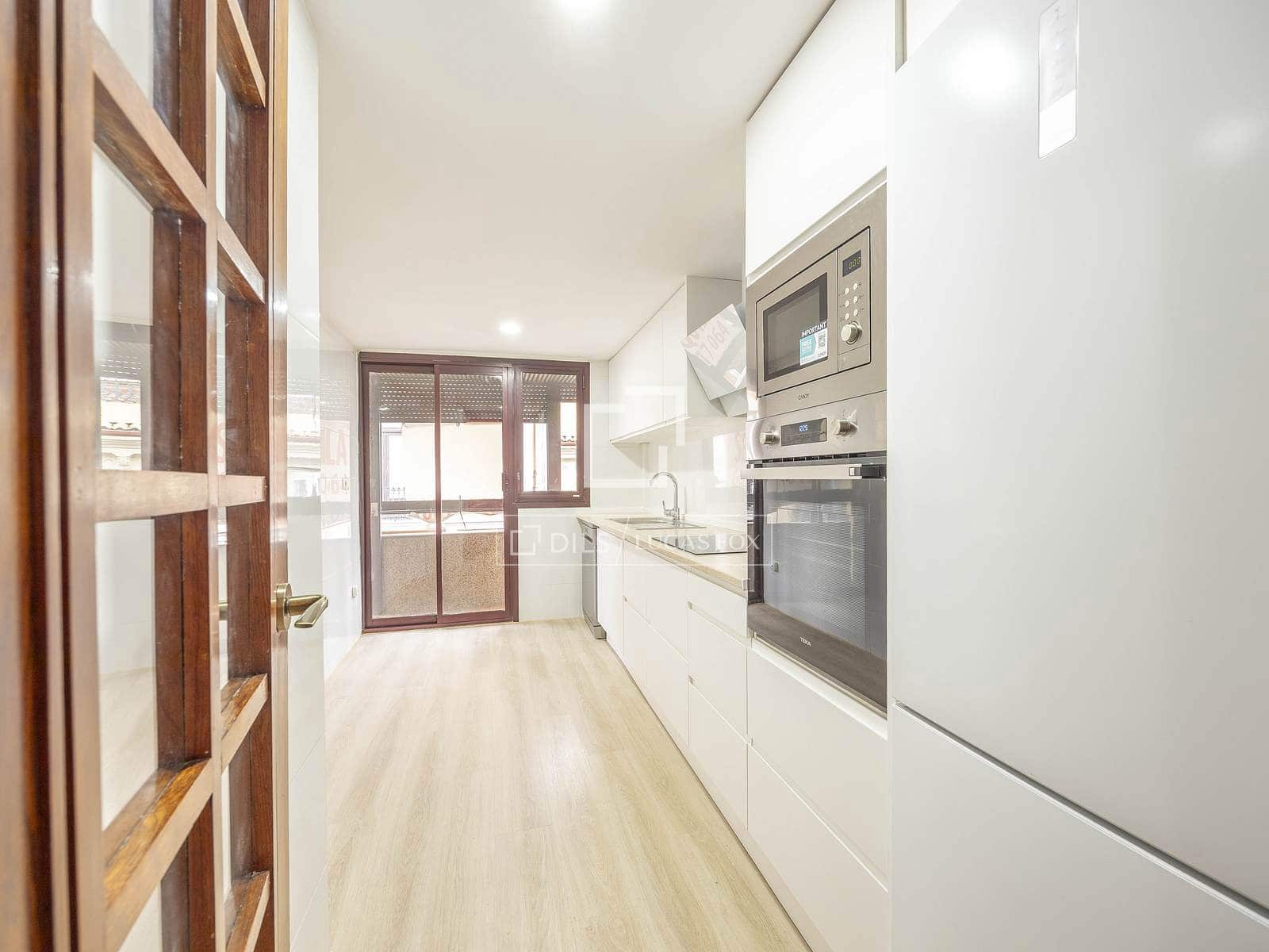 2 soveværelse Lejlighed til leje i Valencia by med garage - € 1.950 (Ref: 9583148)