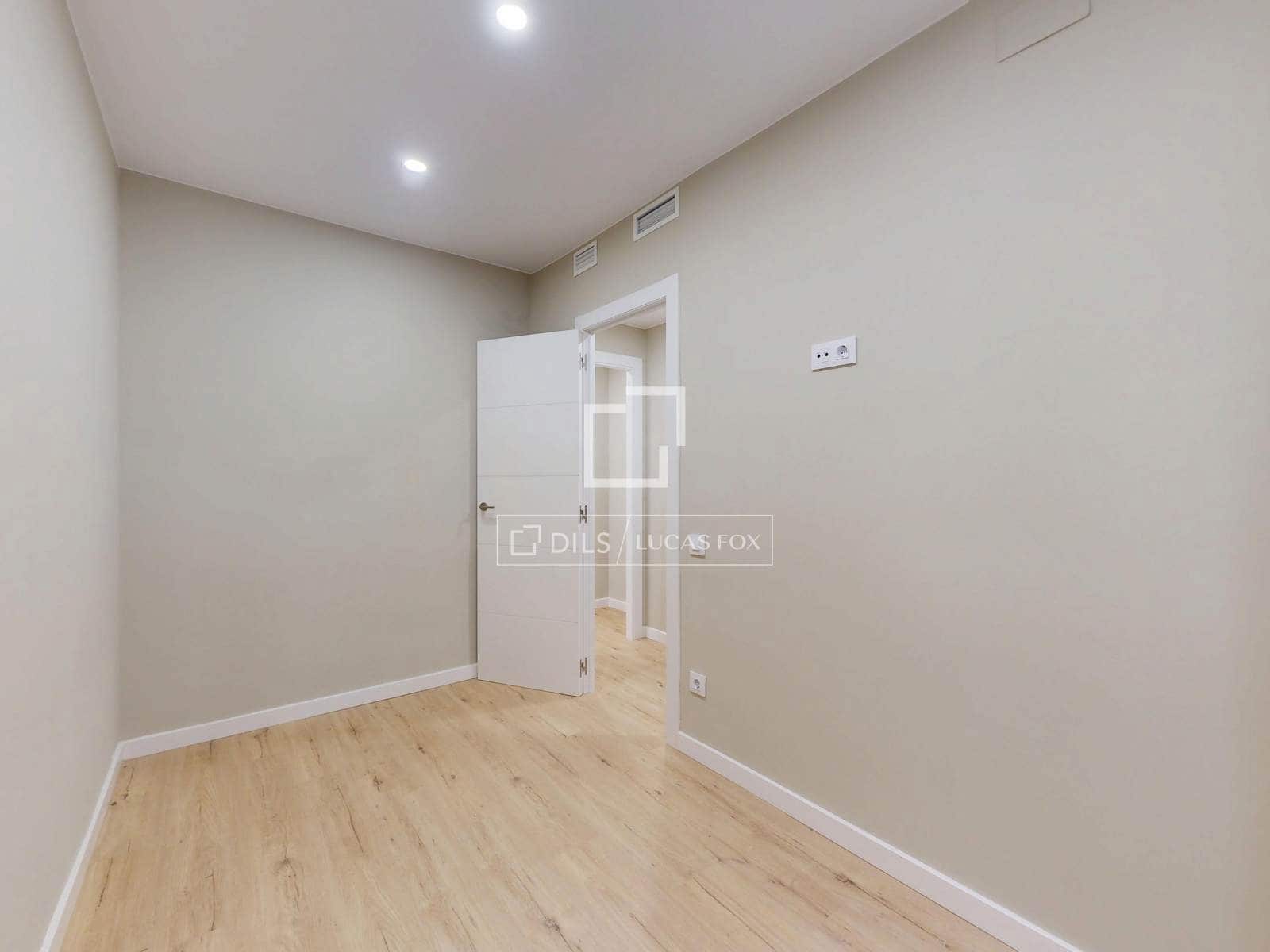 3 soveværelse Lejlighed til salg i Barcelona by - € 446.000 (Ref: 9583469)