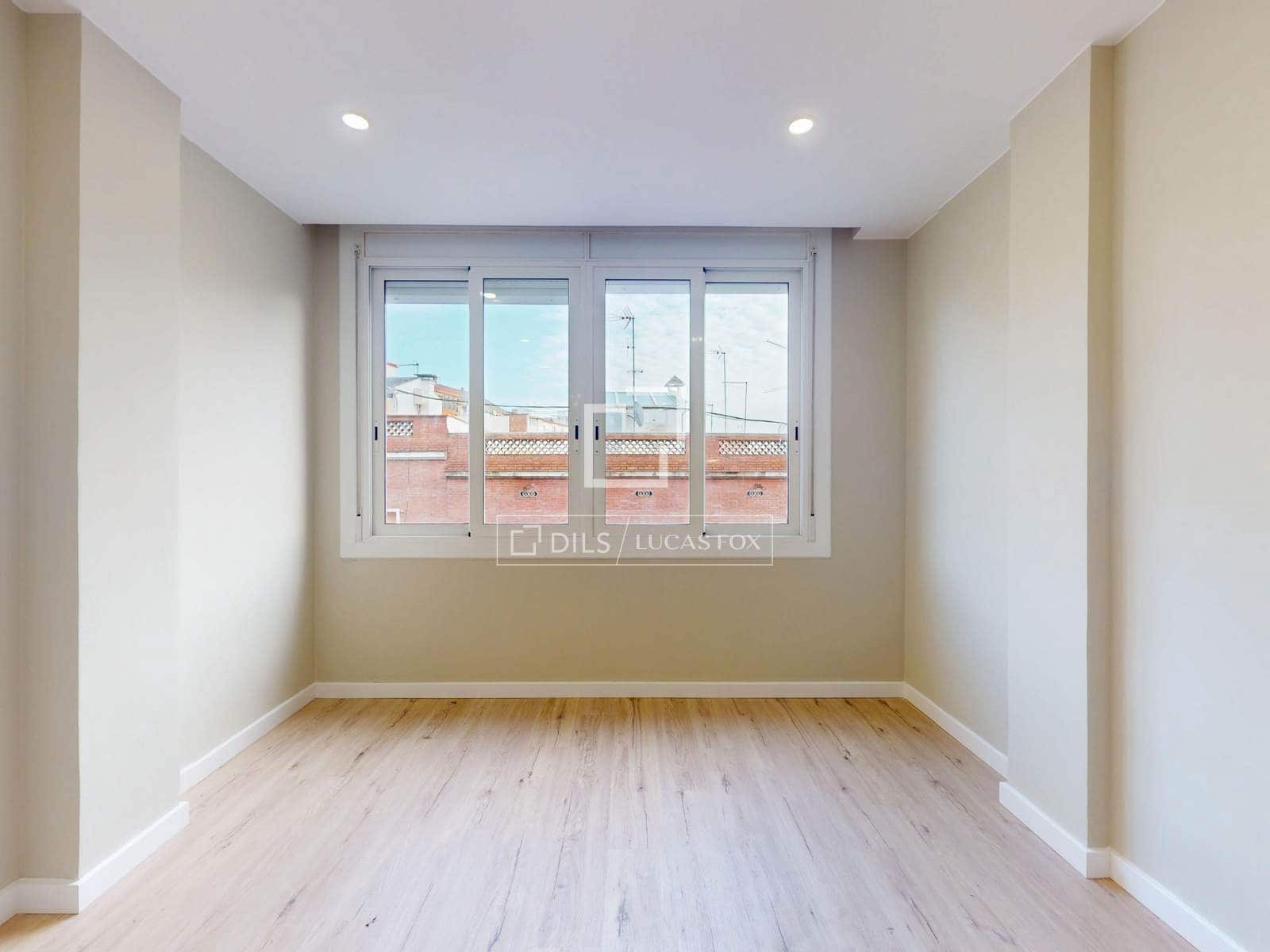 3 soveværelse Lejlighed til salg i Barcelona by - € 446.000 (Ref: 9583469)