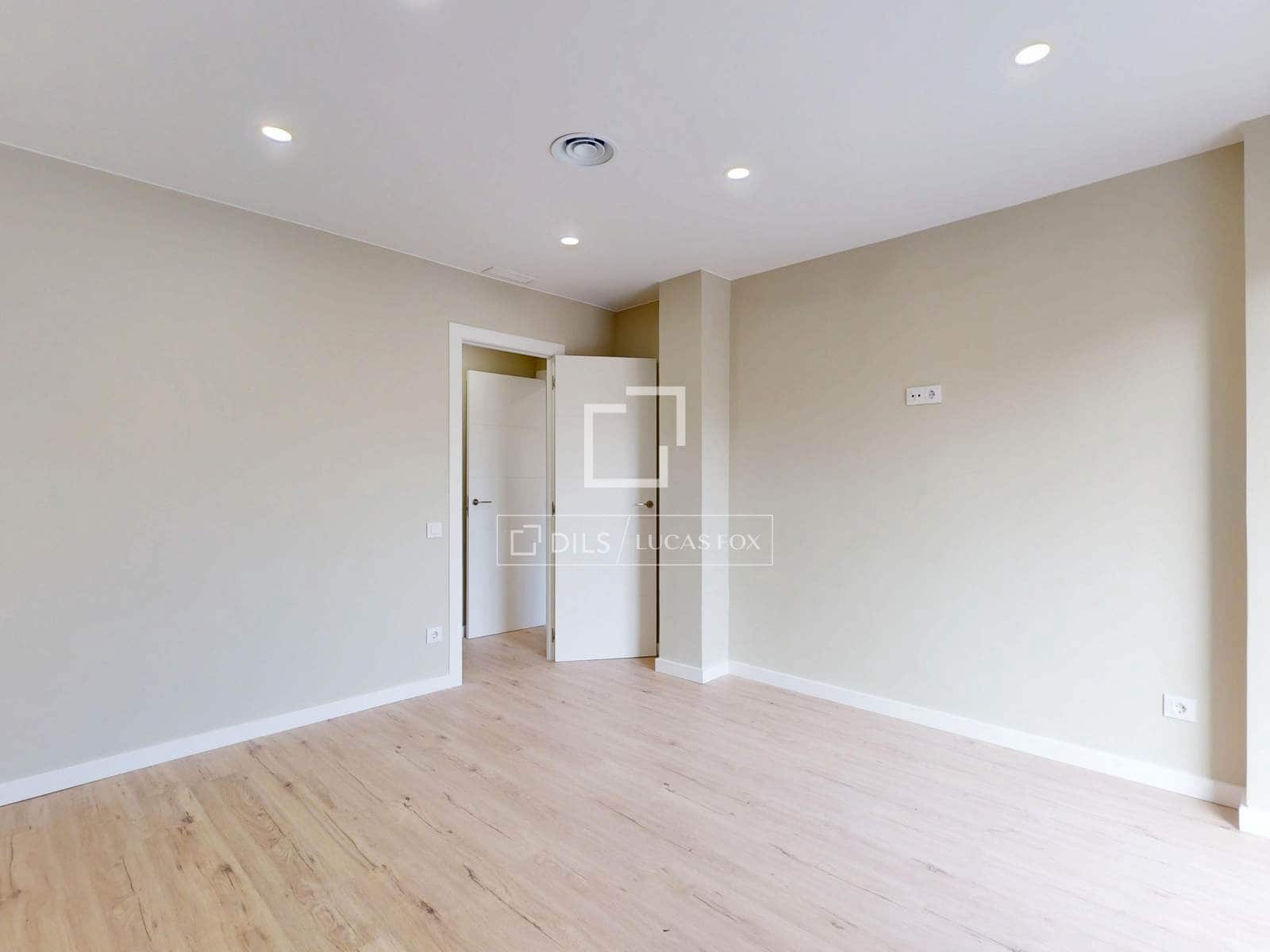 3 soveværelse Lejlighed til salg i Barcelona by - € 446.000 (Ref: 9583469)