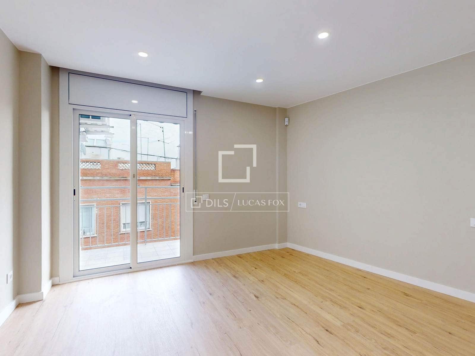 3 soveværelse Lejlighed til salg i Barcelona by - € 446.000 (Ref: 9583469)