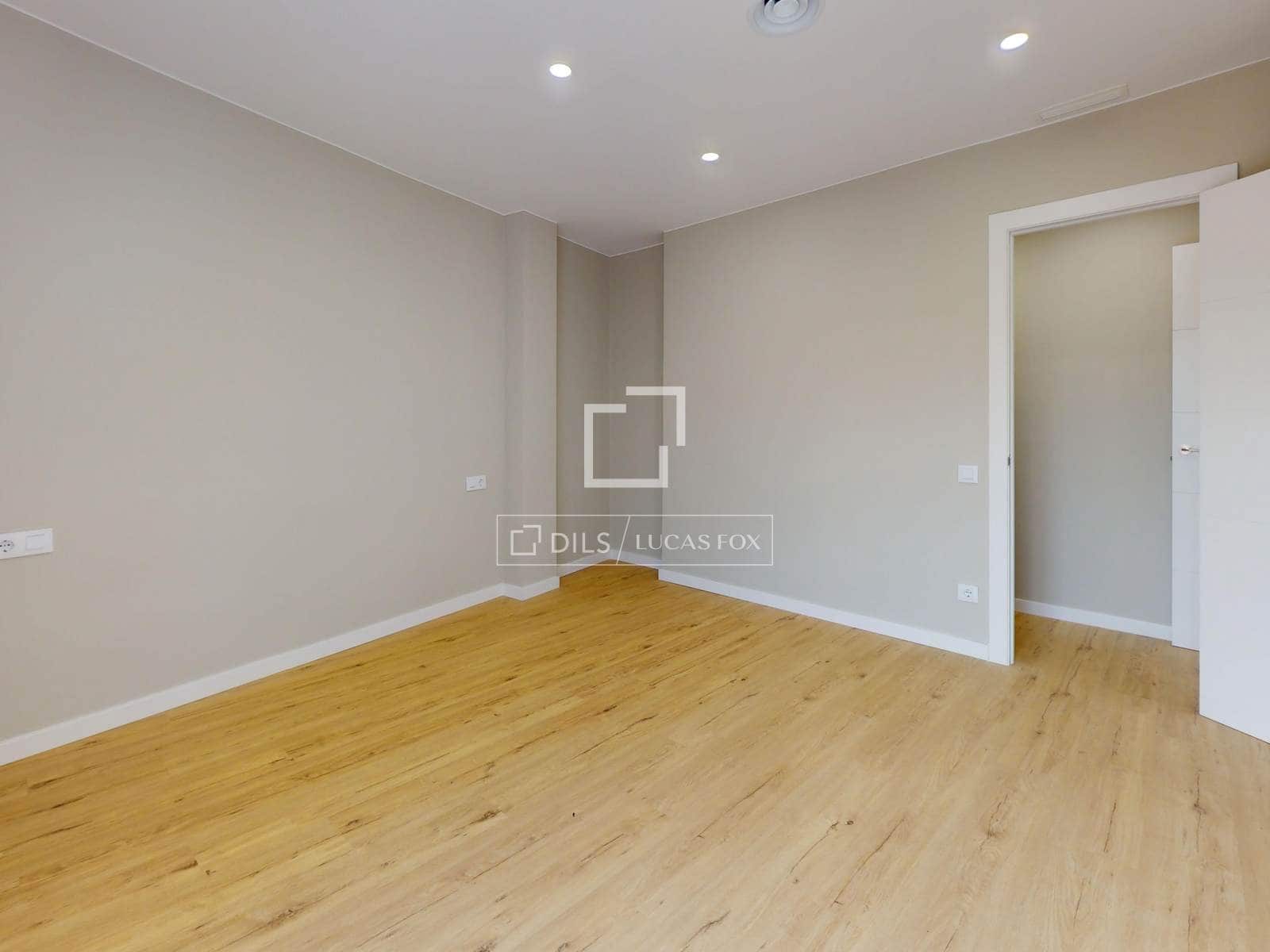 3 soveværelse Lejlighed til salg i Barcelona by - € 446.000 (Ref: 9583469)