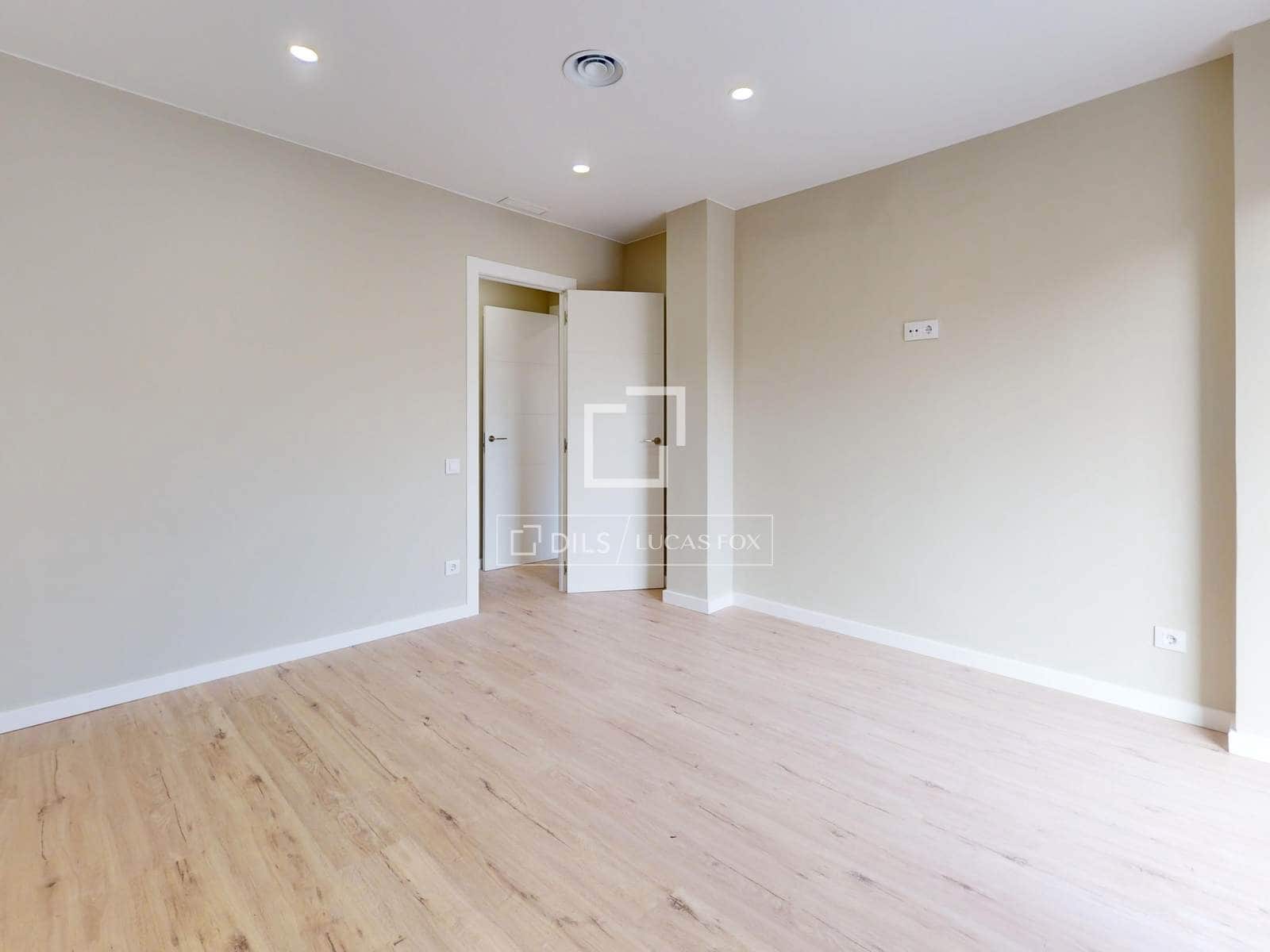 3 soveværelse Lejlighed til salg i Barcelona by - € 446.000 (Ref: 9583469)