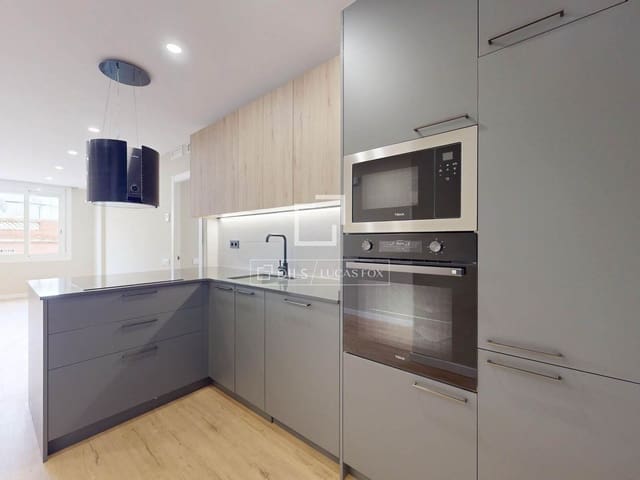 3 soveværelse Lejlighed til salg i Sants-Montjuïc, Barcelona by - € 446.000 (Ref: 9583469)