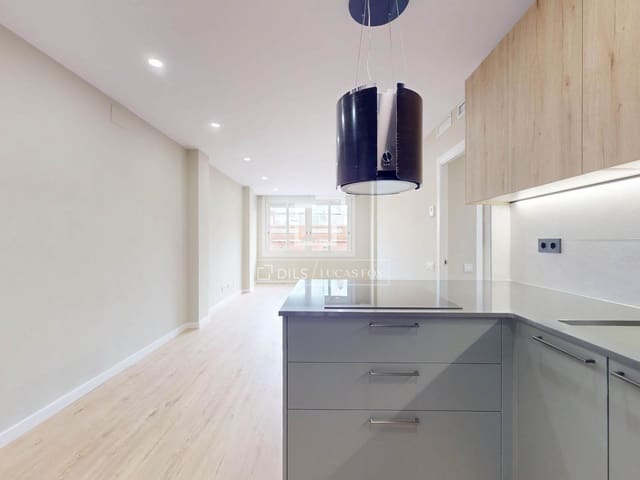 3 soveværelse Lejlighed til salg i Sants-Montjuïc, Barcelona by - € 446.000 (Ref: 9583469)