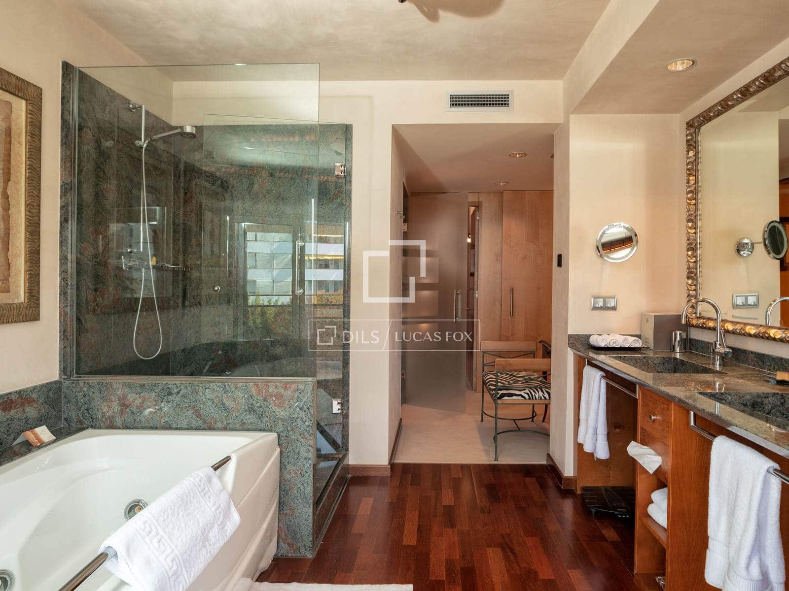 2 slaapkamer Appartement te koop in Lloret de Mar met zwembad garage - € 290.000 (Ref: 9583470)