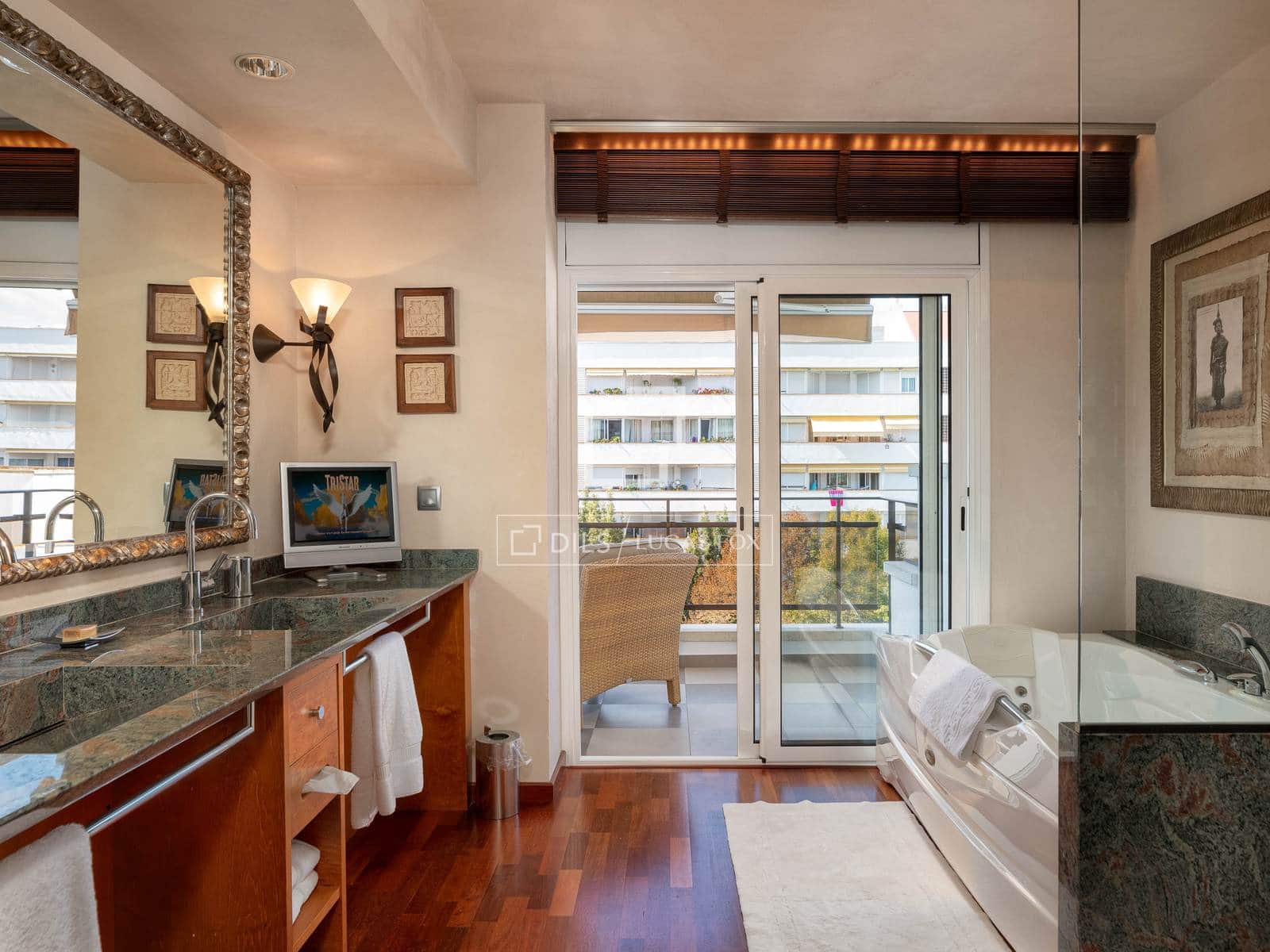 2 slaapkamer Appartement te koop in Lloret de Mar met zwembad garage - € 290.000 (Ref: 9583470)