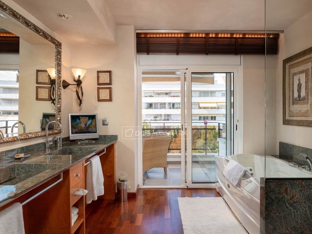 2 slaapkamer Appartement te koop in Lloret de Mar met zwembad garage - € 290.000 (Ref: 9583470)