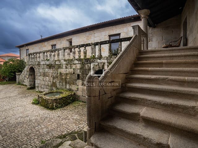 7 bedroom Villa for sale in Parada de Sil with garage - € 1,370,000 (Ref: 9583471)