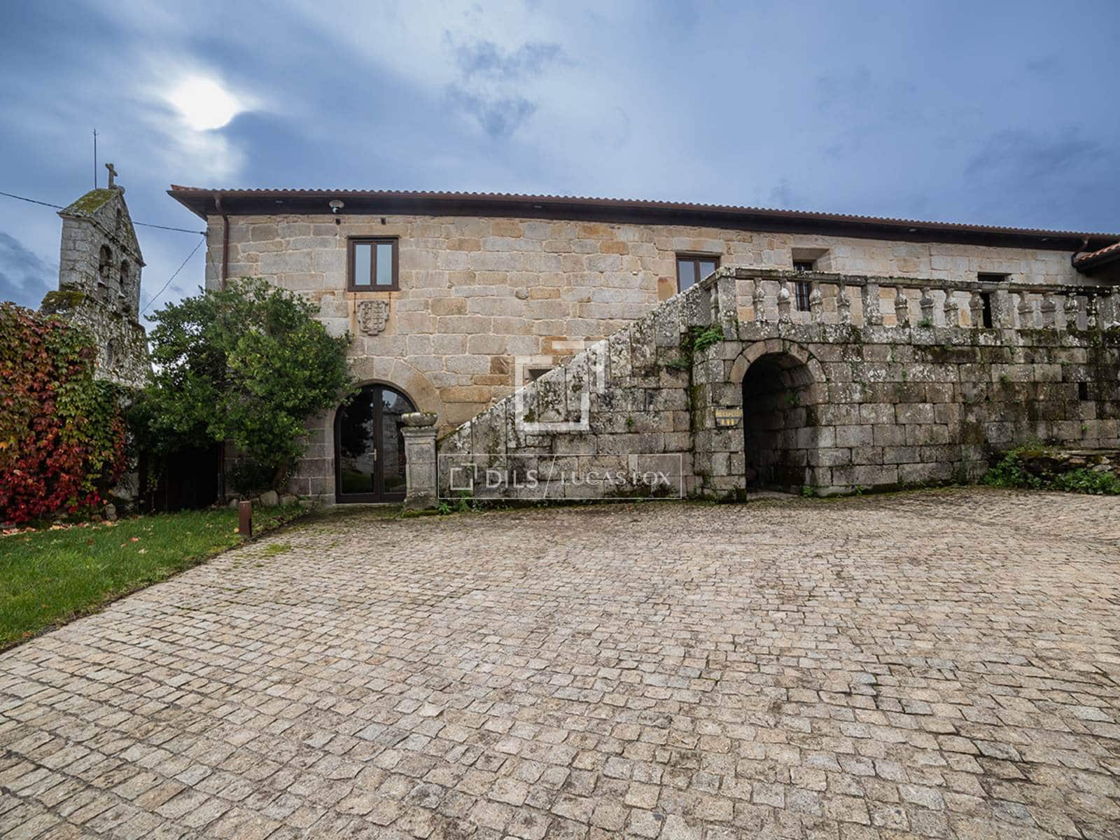 7 bedroom Villa for sale in Parada de Sil with garage - € 1,370,000 (Ref: 9583471)