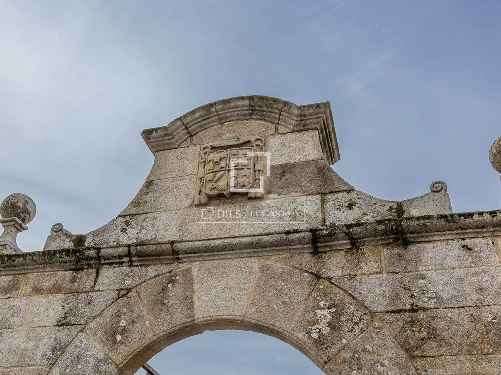 7 bedroom Villa for sale in Parada de Sil with garage - € 1,370,000 (Ref: 9583471)