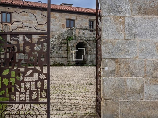 7 bedroom Villa for sale in Parada de Sil with garage - € 1,370,000 (Ref: 9583471)