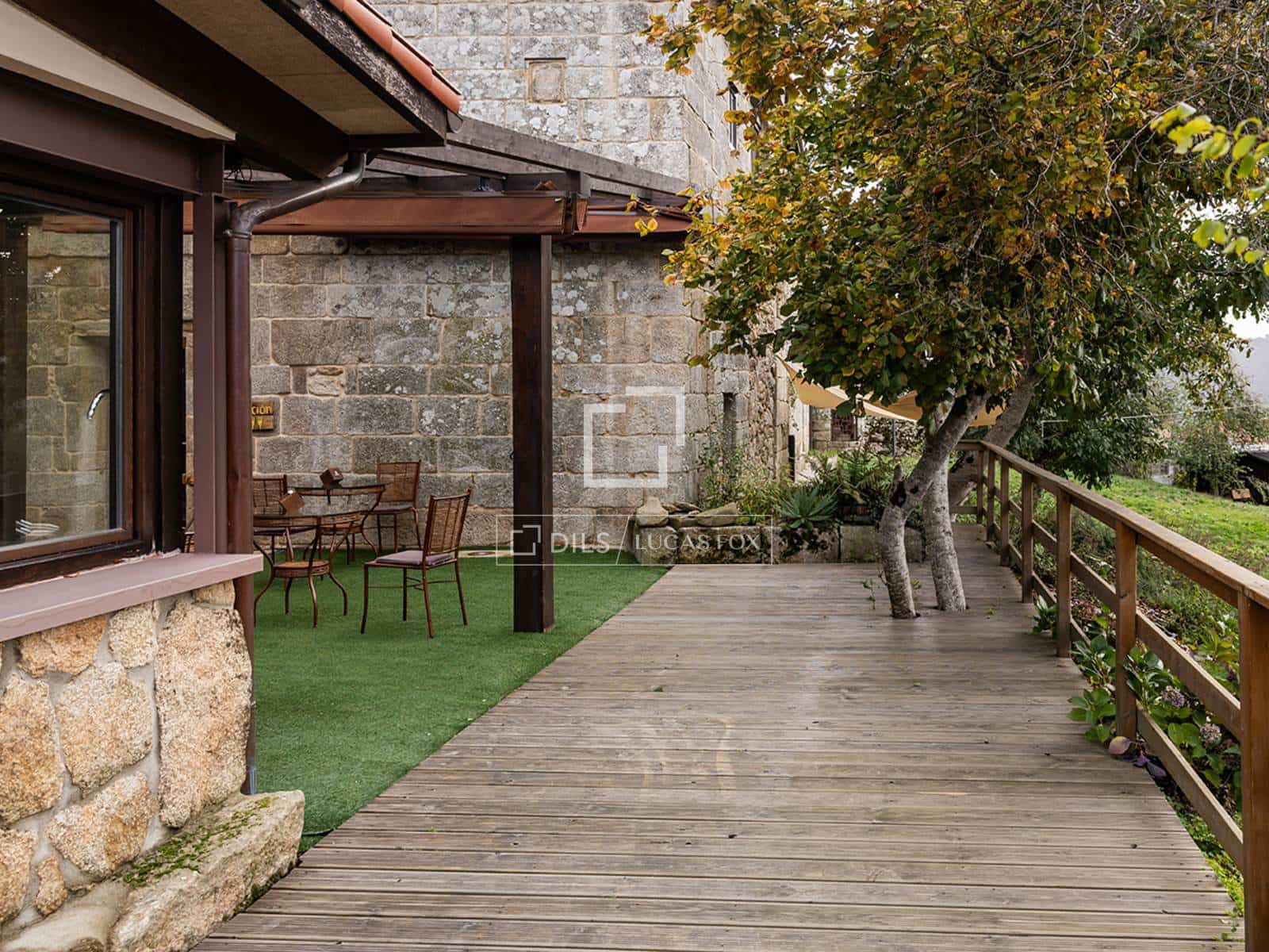 7 bedroom Villa for sale in Parada de Sil with garage - € 1,370,000 (Ref: 9583471)