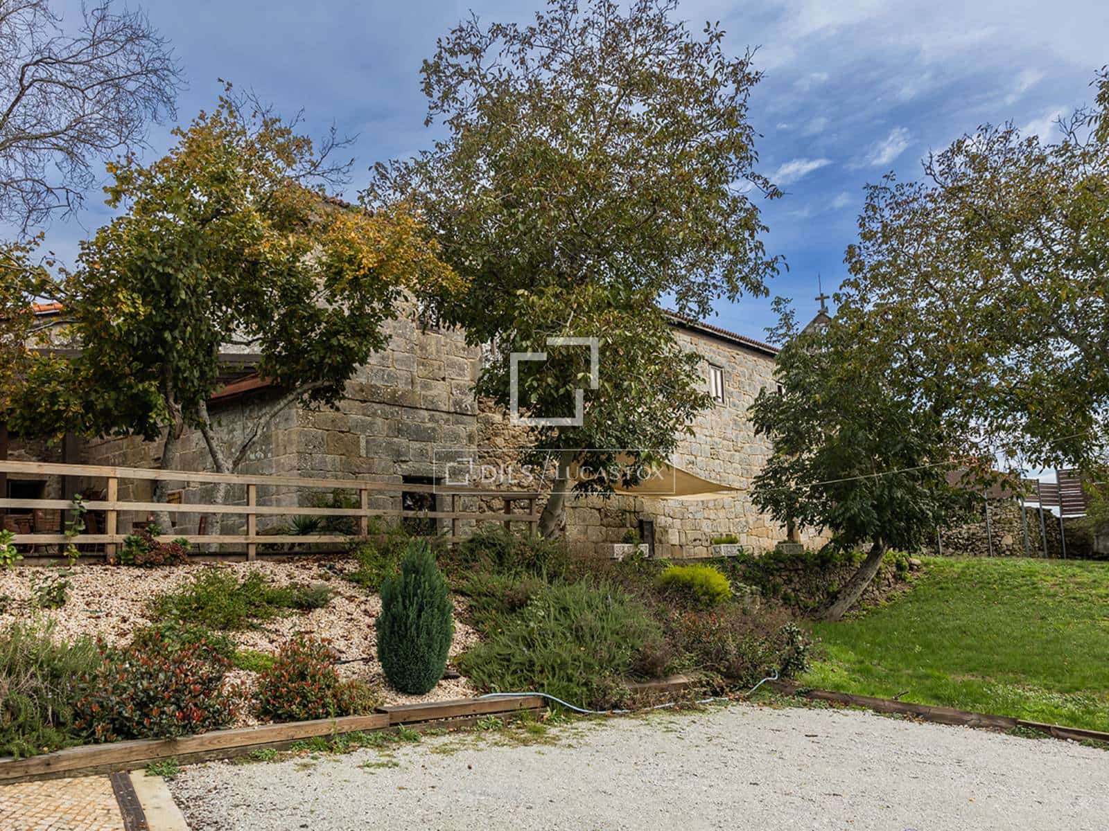 7 bedroom Villa for sale in Parada de Sil with garage - € 1,370,000 (Ref: 9583471)