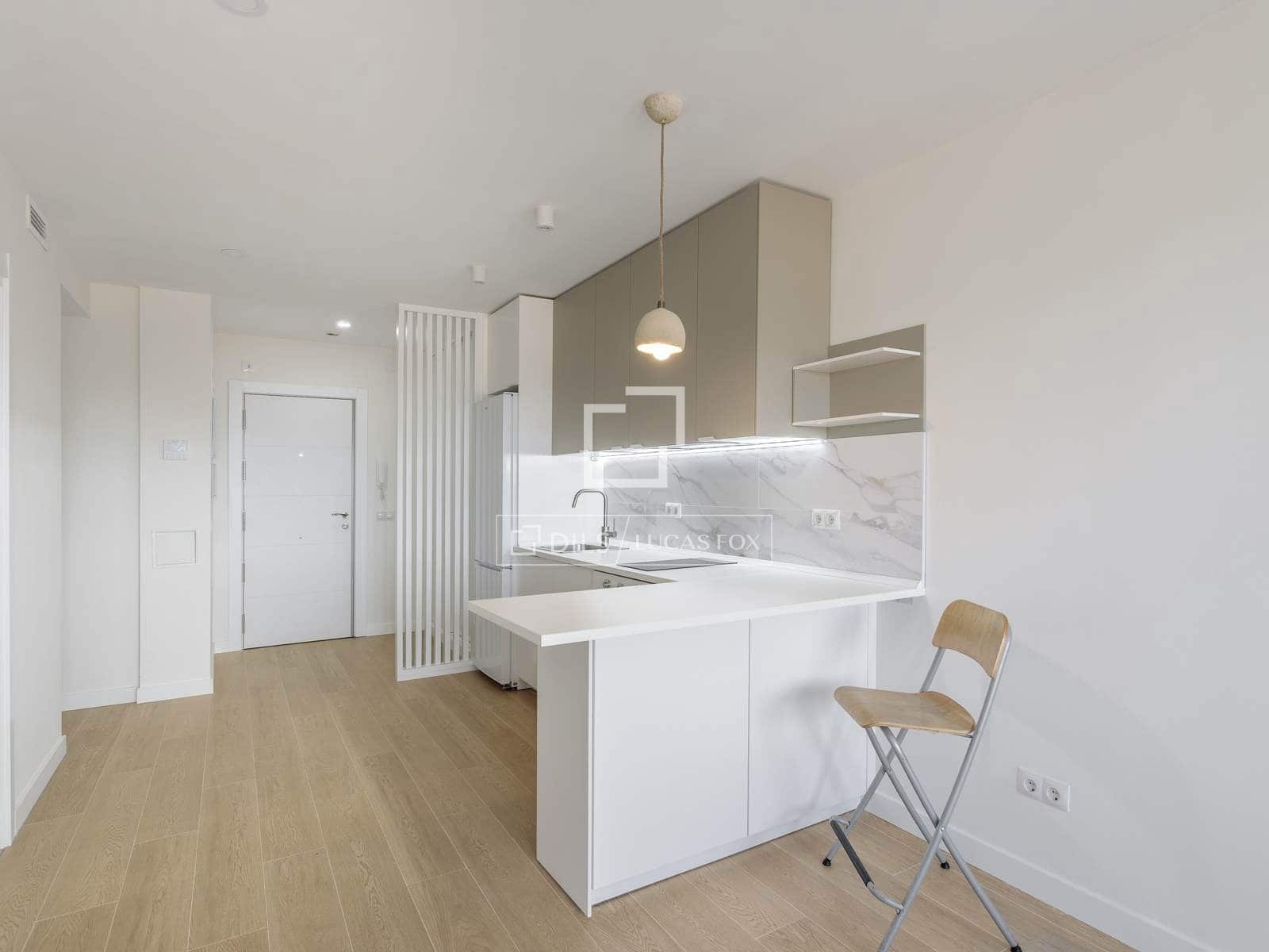 2 quarto Apartamento para arrendar em Madrid cidade - 2 300 € (Ref: 9584599)