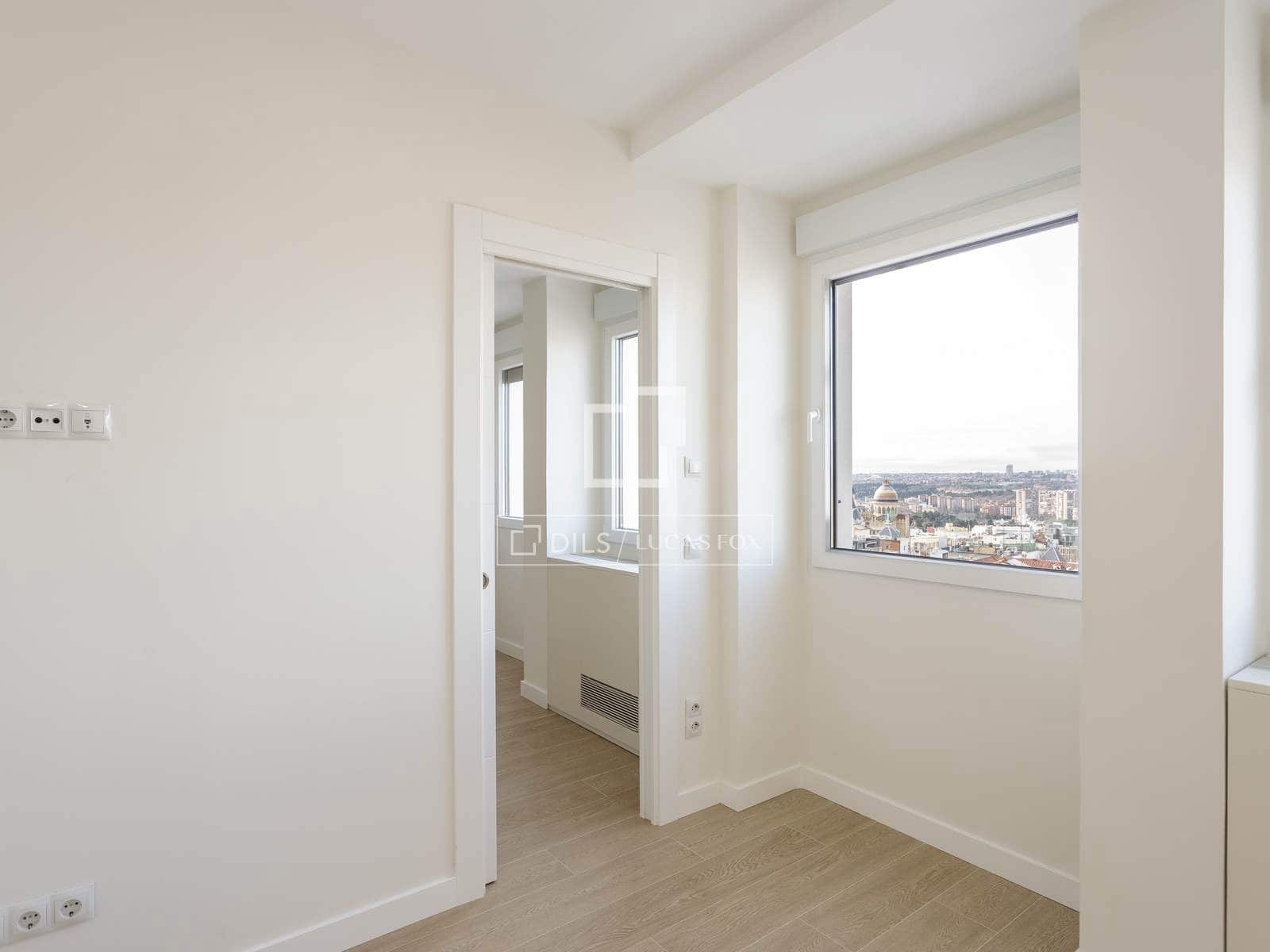 2 quarto Apartamento para arrendar em Madrid cidade - 2 300 € (Ref: 9584599)