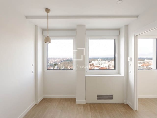 2 slaapkamer Appartement te huur in Argüelles, Madrid stad - € 2.300 (Ref: 9584599)
