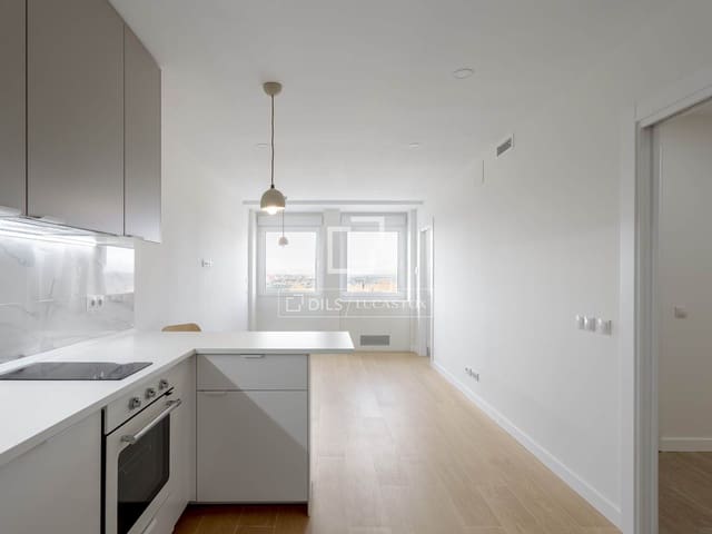 2 slaapkamer Appartement te huur in Argüelles, Madrid stad - € 2.300 (Ref: 9584599)