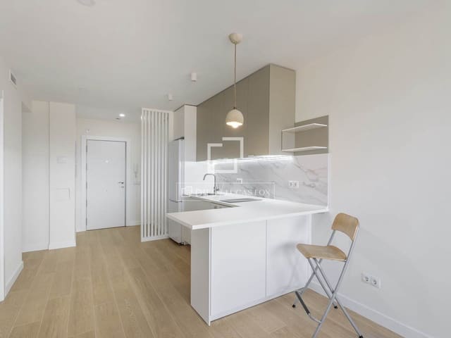 2 slaapkamer Appartement te huur in Argüelles, Madrid stad - € 2.300 (Ref: 9584599)