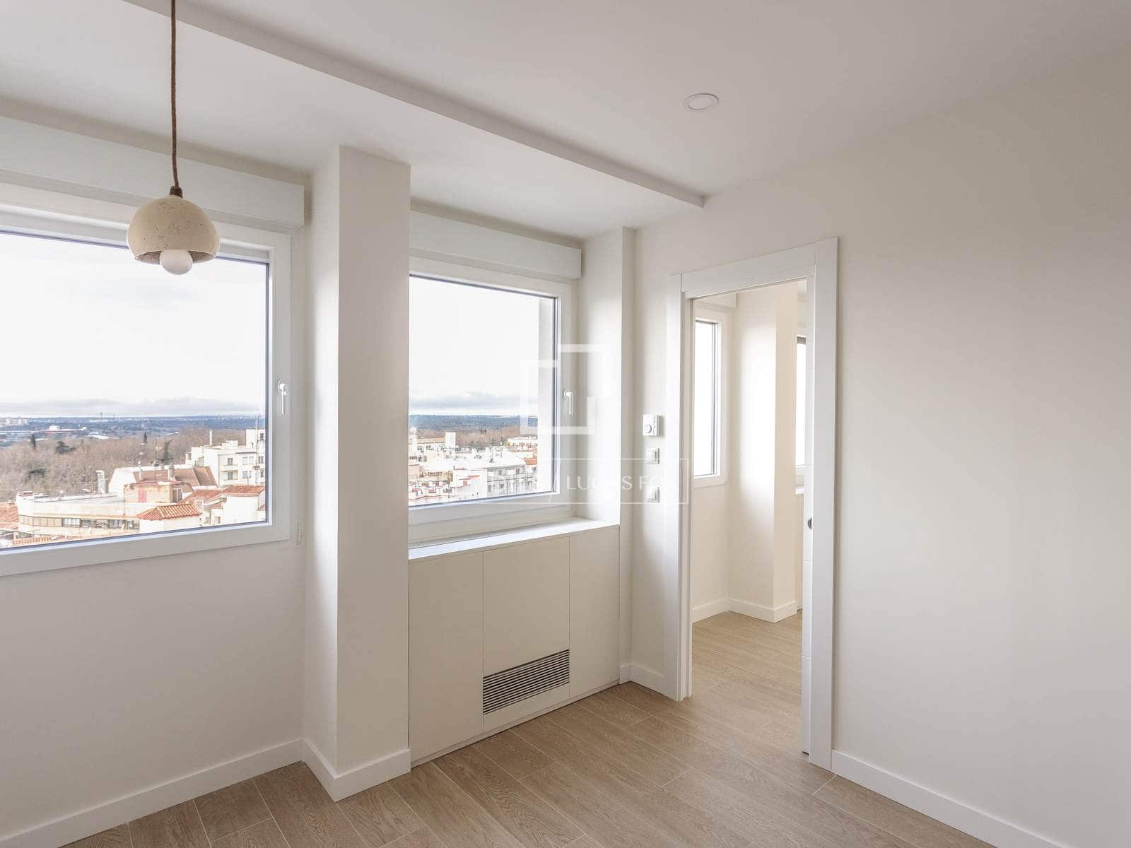 2 quarto Apartamento para arrendar em Madrid cidade - 2 300 € (Ref: 9584599)