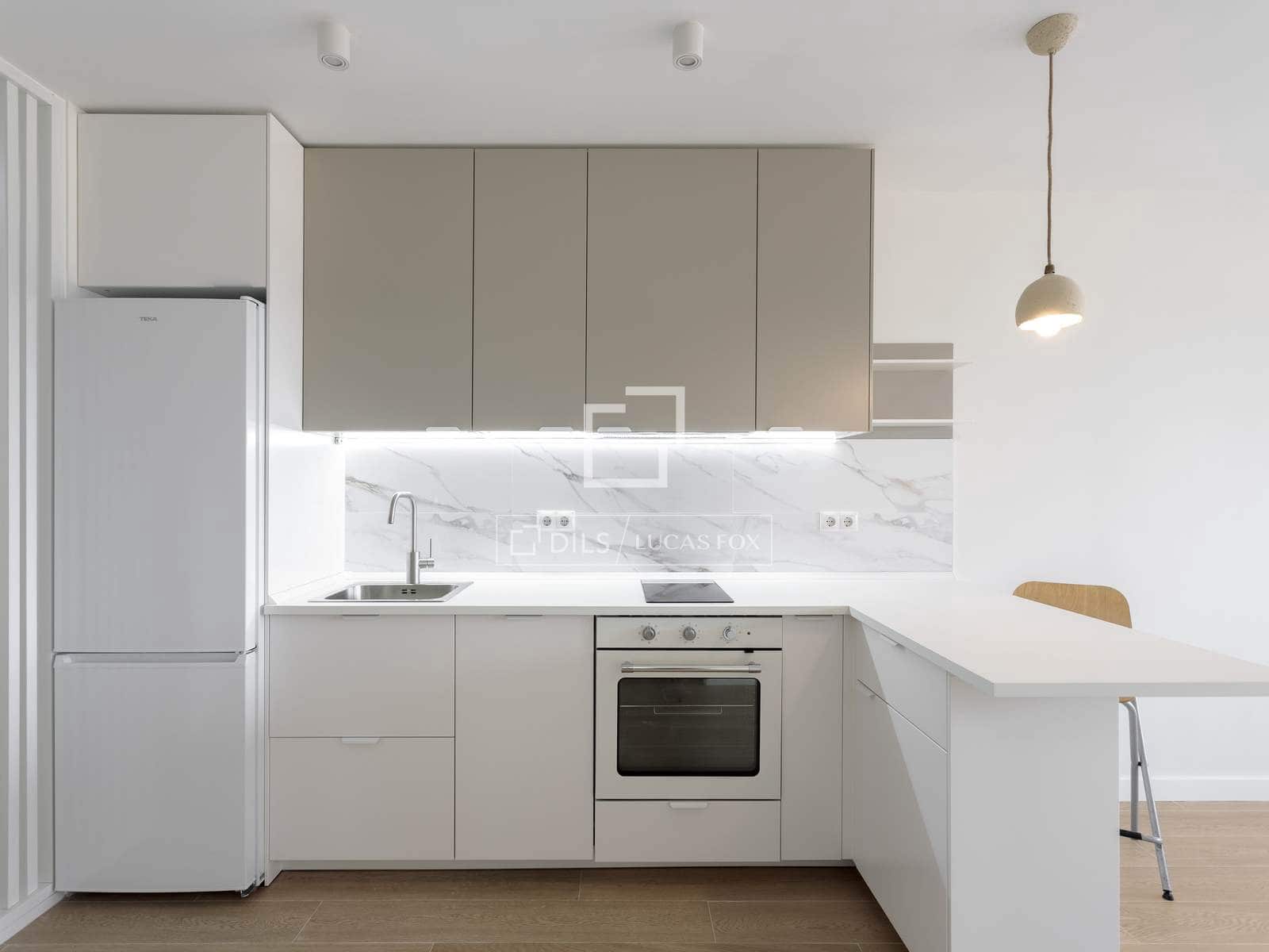 2 quarto Apartamento para arrendar em Madrid cidade - 2 300 € (Ref: 9584599)