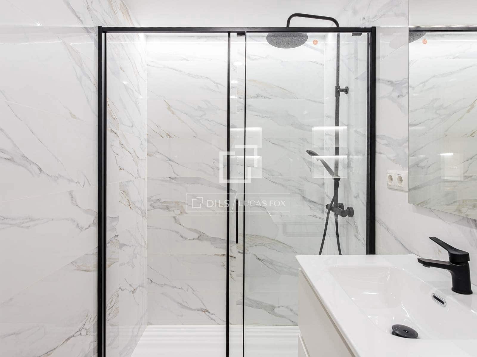 2 quarto Apartamento para arrendar em Madrid cidade - 2 300 € (Ref: 9584599)