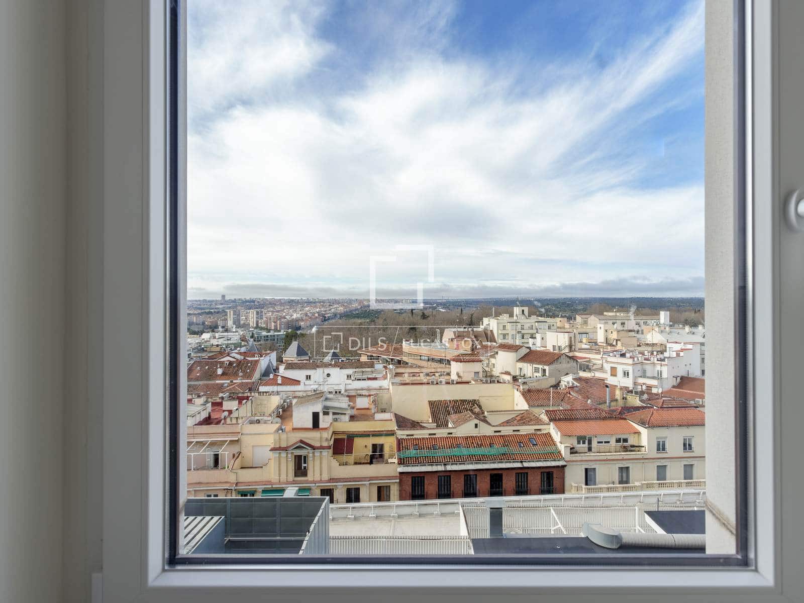 2 quarto Apartamento para arrendar em Madrid cidade - 2 300 € (Ref: 9584599)