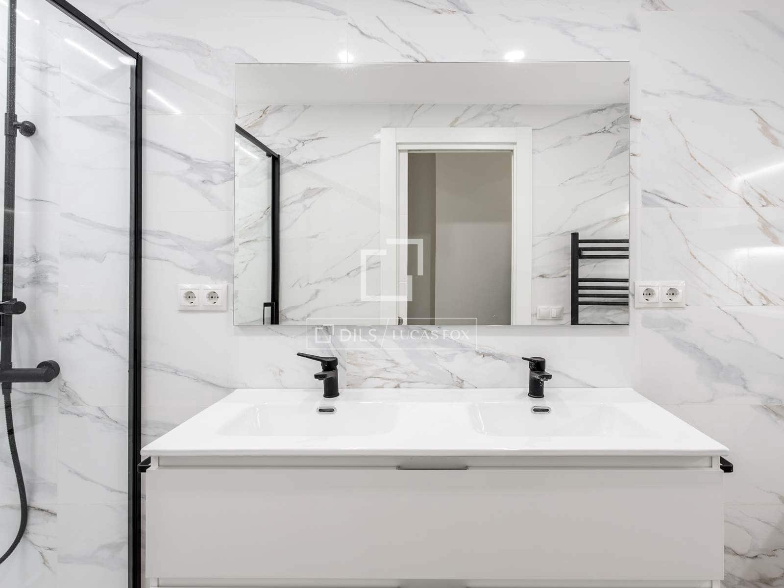 2 quarto Apartamento para arrendar em Madrid cidade - 2 300 € (Ref: 9584599)