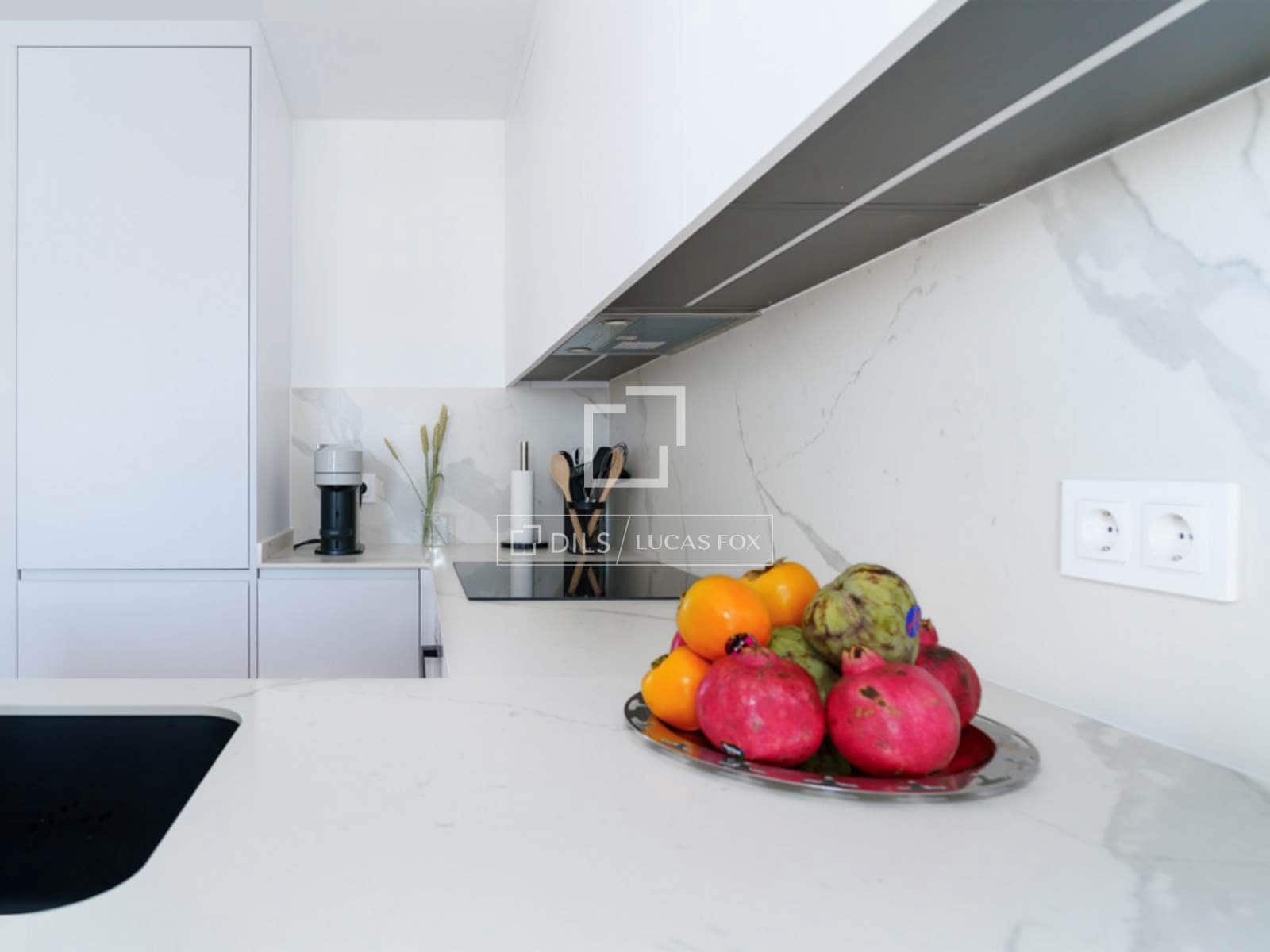 1 quarto Apartamento para arrendar em Madrid cidade com piscina - 2 800 € (Ref: 9584601)