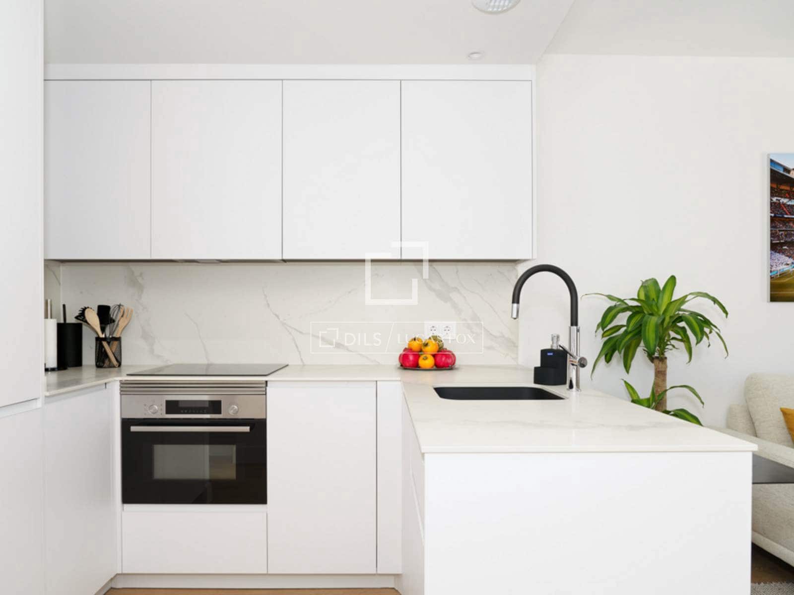 1 quarto Apartamento para arrendar em Madrid cidade com piscina - 2 800 € (Ref: 9584601)